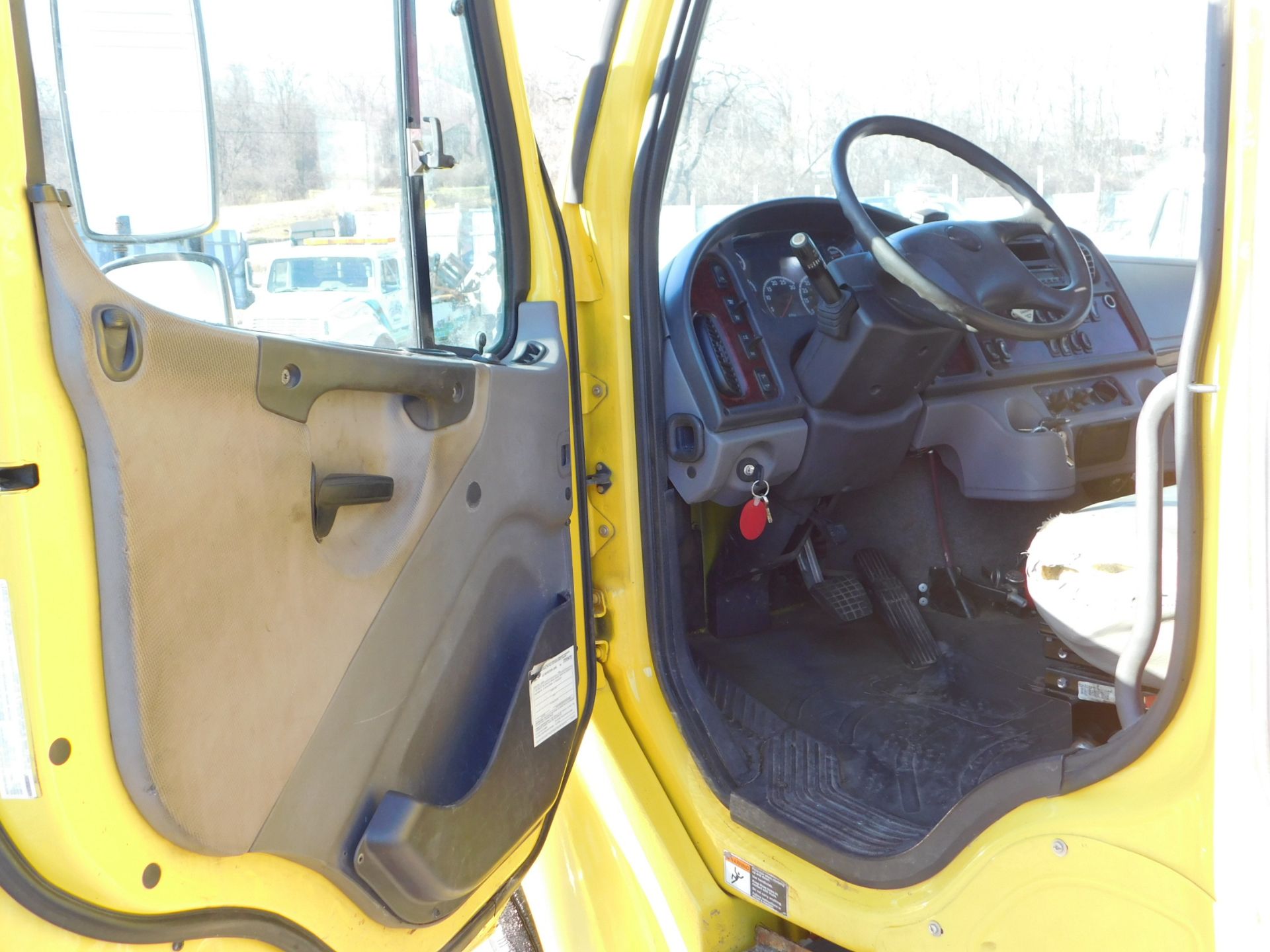 2015 FREIGHTLINER Model M2 106 Rollback Tow Truck, 5.9 Cummins Engine, Allison Automatic - Image 13 of 35