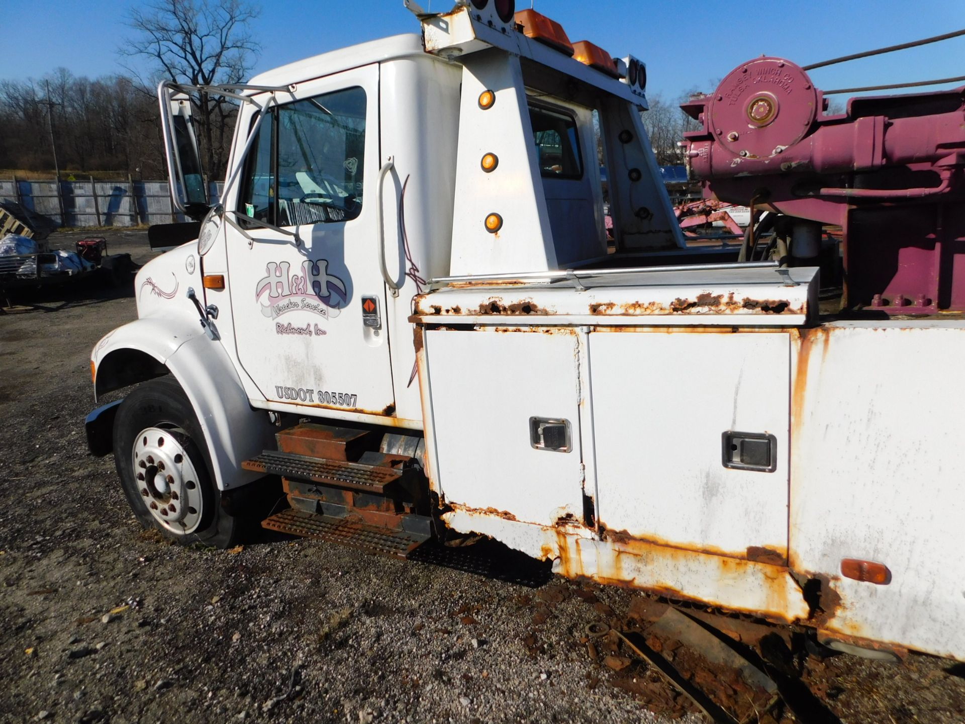 1990 International Model 4900 4x2 Single Axle Tow Truck, Diesel, Fuller 10 Speed Manual - Image 10 of 30