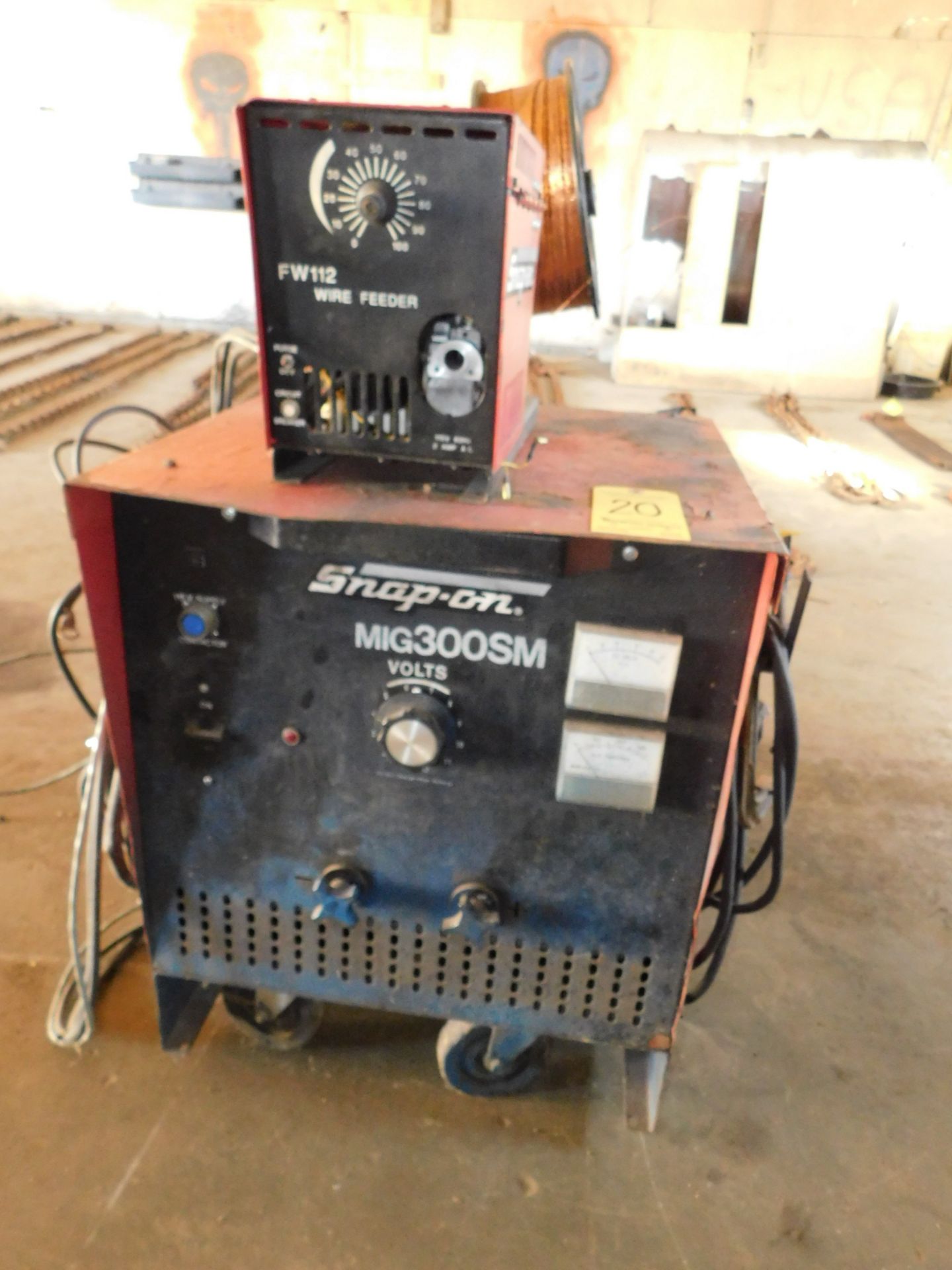 Snap-On Model MIG 300 SM Mig welder with Snap-On Model FW112 wire feeder