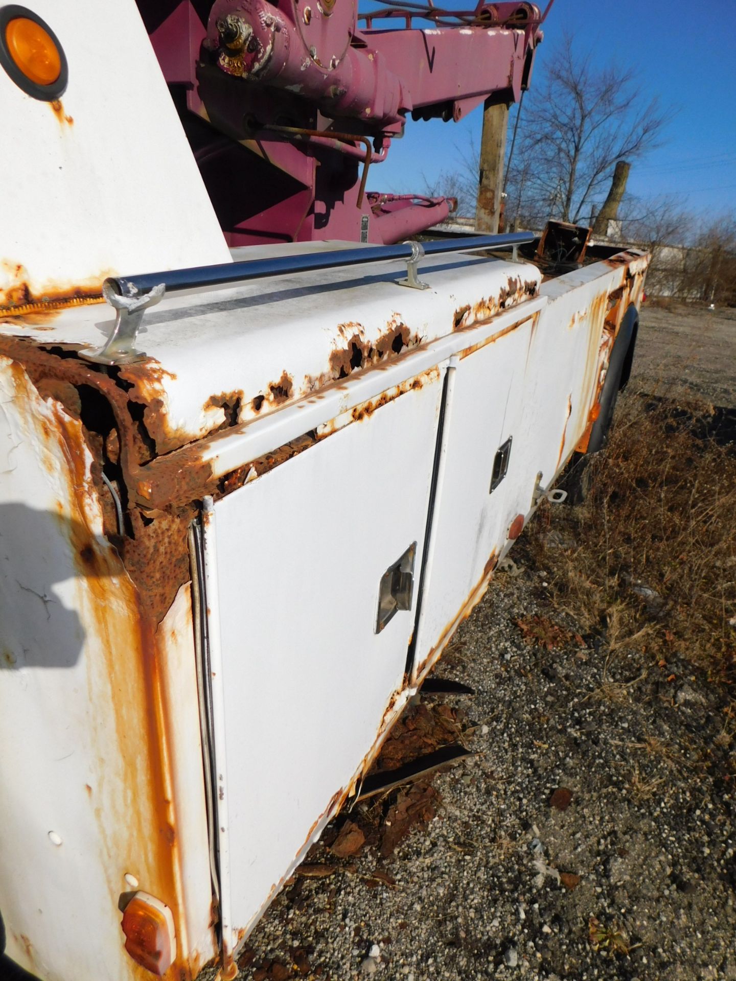 1990 International Model 4900 4x2 Single Axle Tow Truck, Diesel, Fuller 10 Speed Manual - Image 12 of 30