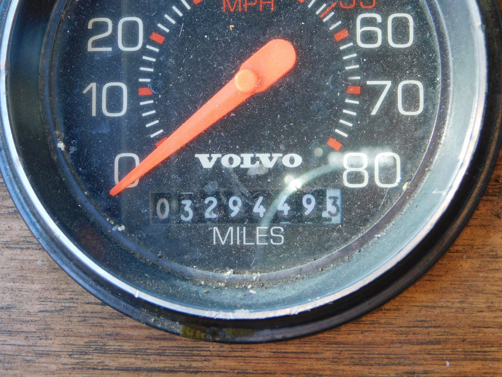1989 WHITE Volvo GMC Aero Series 60 Heavy Duty Tow Truck, 329,000 miles showing on Odometer, Detroit - Image 27 of 28