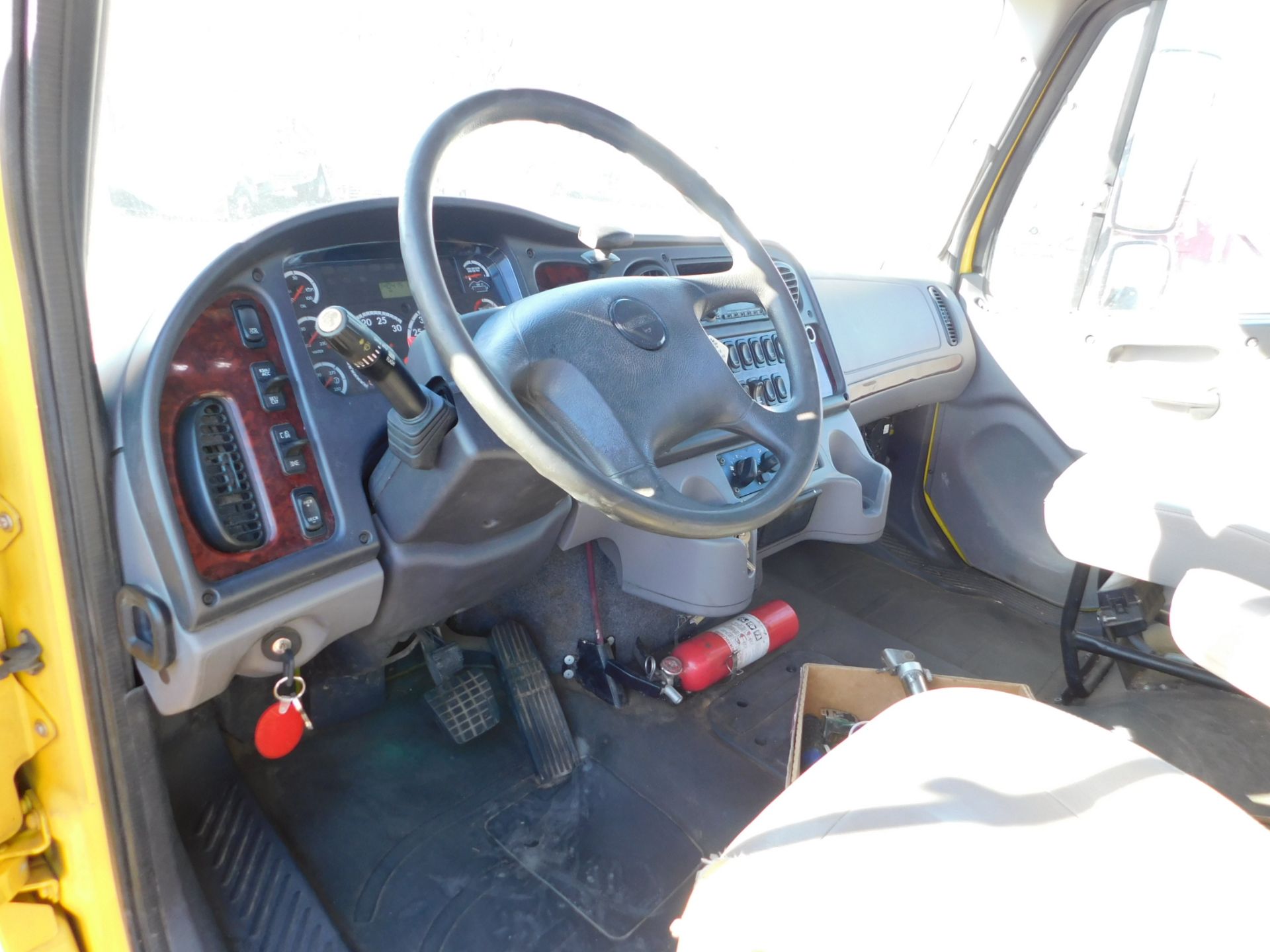 2015 FREIGHTLINER Model M2 106 Rollback Tow Truck, 5.9 Cummins Engine, Allison Automatic - Image 15 of 35