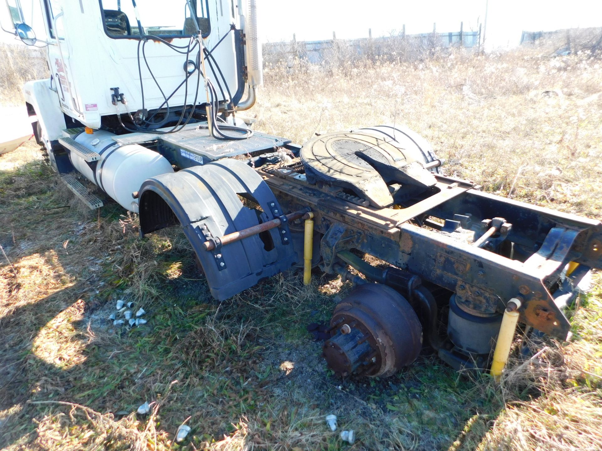 1998 Mack Model CH613 Maxi Cruise Tandem Axle Semi Tractor, Day Cab, Diesel, Maxi-Torque 9-speed - Image 3 of 19