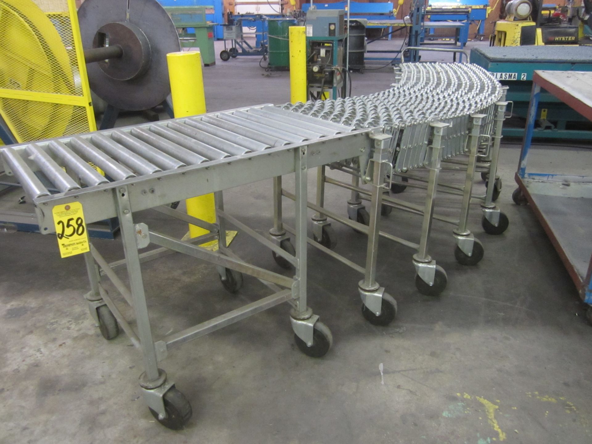 Flexible Material Handling "Nestaflex 376" Expandable Roller Conveyor, 24 In. Wide, Expands to