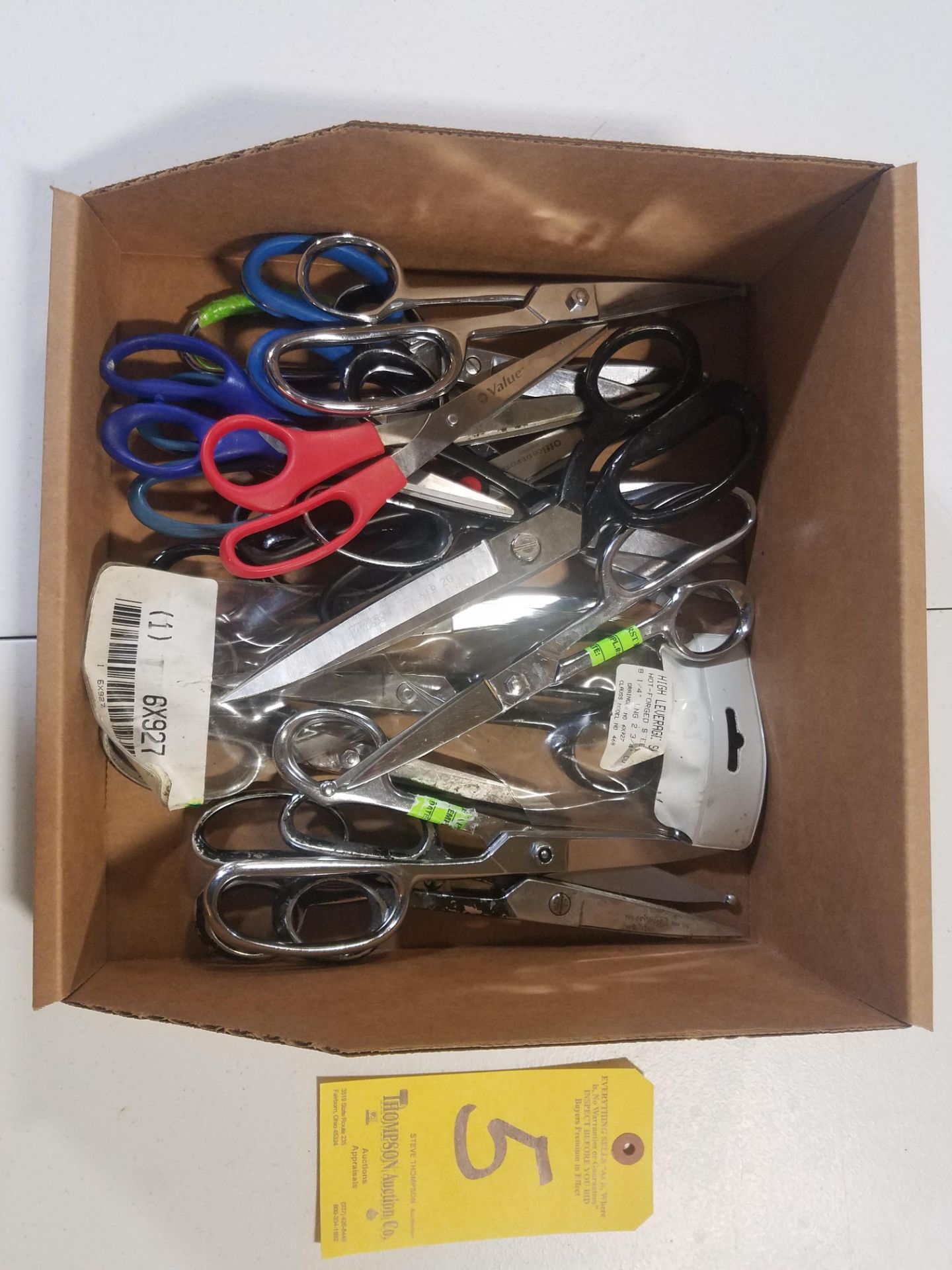 Lot, Scissors