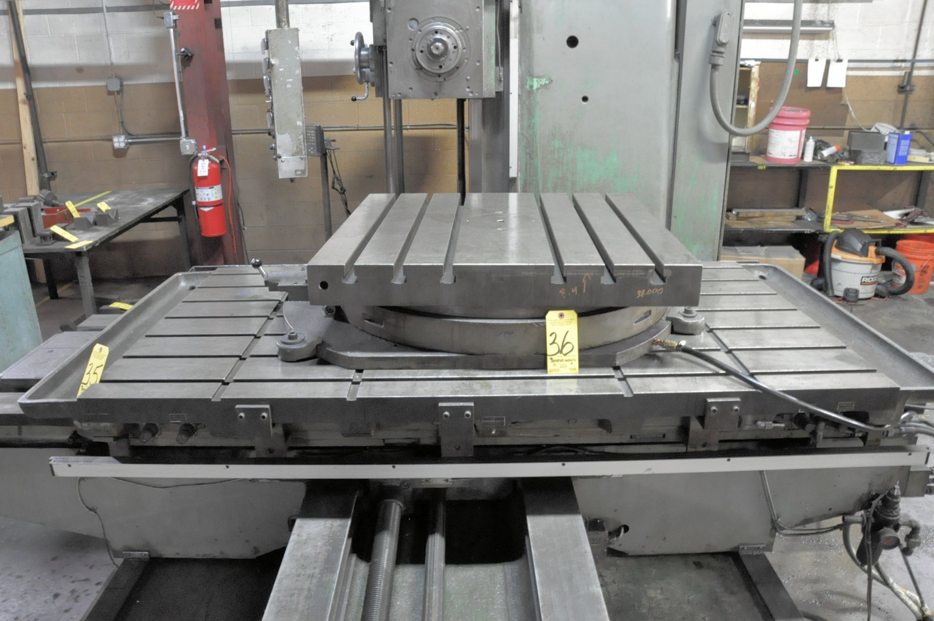 Lucas Model 441B-72 Horizontal Boring and Milling Machine, 4 Inch Spindle, Anilam Wizard 550 D.R.O., - Bild 5 aus 5