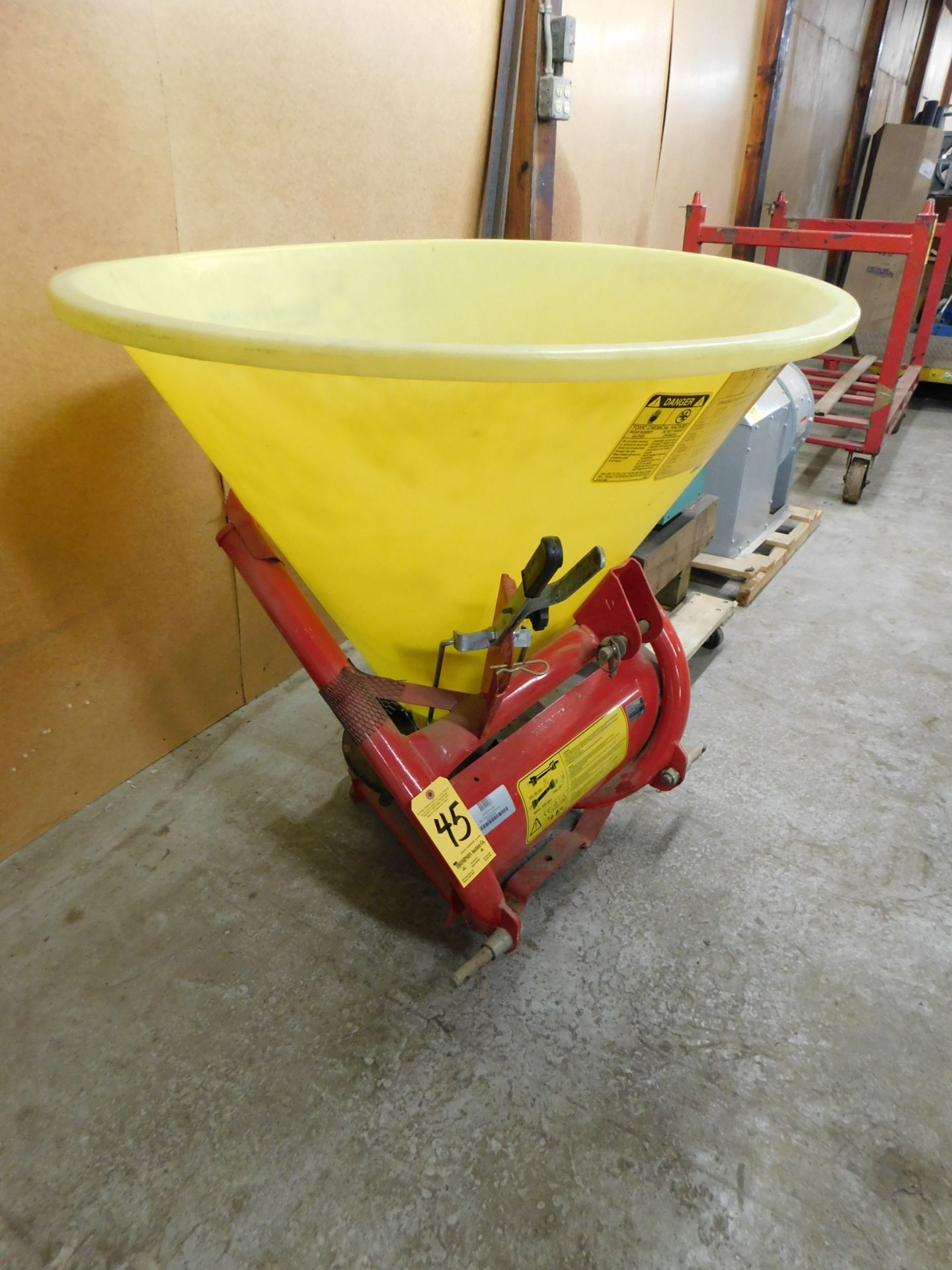 COSMO Model P Poly Fertilizer Spreader, 3 Point Hitch, PTO Drive, Pataskala Location