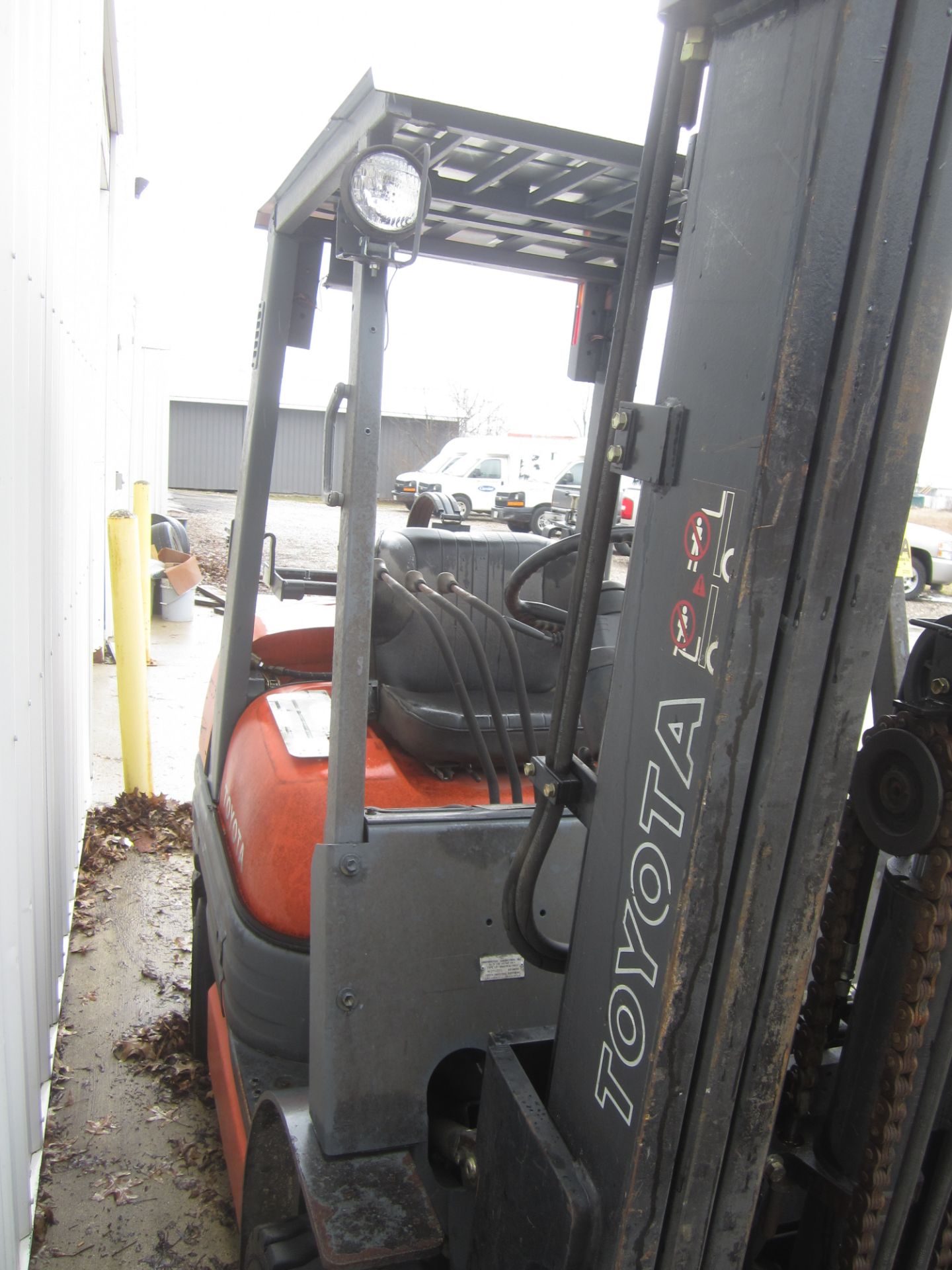 Toyota Model 42-6FGCU30 Fork Lift, s/n 61221, 5,800 Lb. Capacity, LP, Hard Tire, 3-Stage Mast, - Image 4 of 10