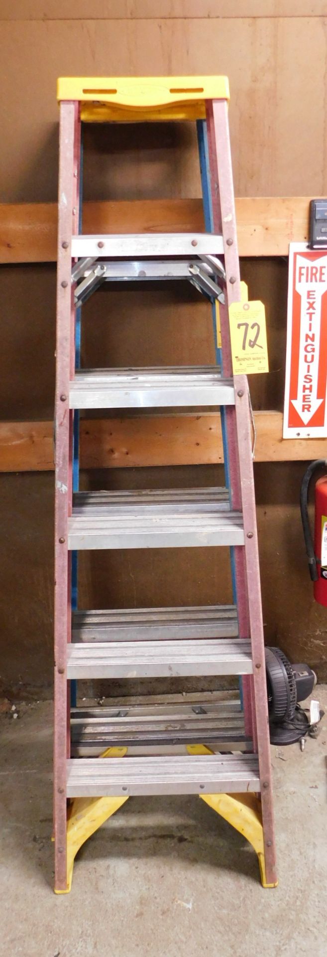 Fiberglass Step Ladder, 6 Ft., Pataskala Location