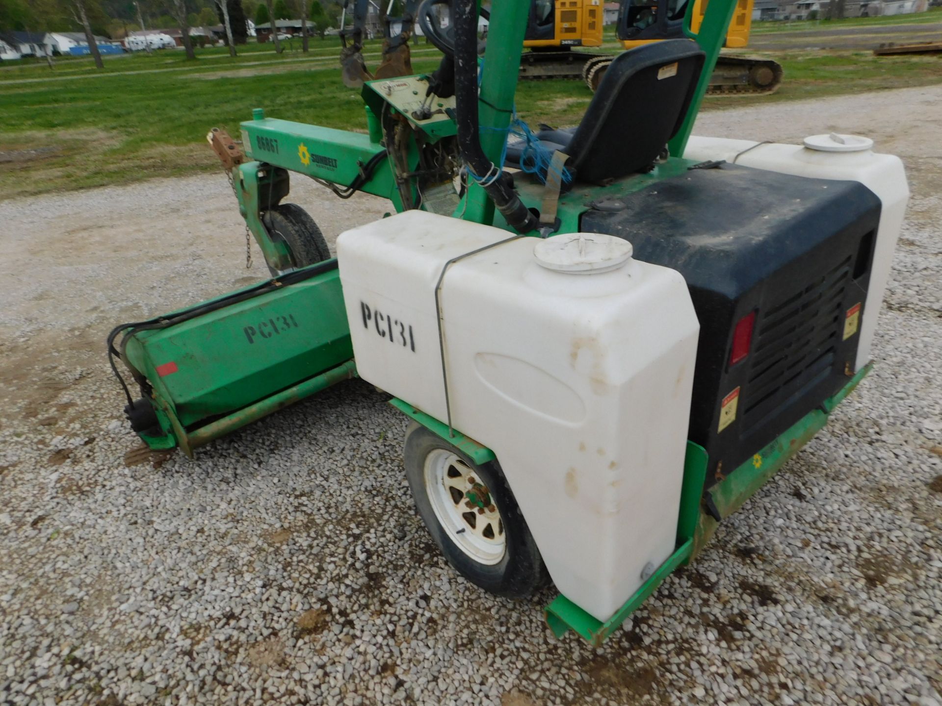 2006 Lay-Mor 8HC Self-Propelled Tractor Sweeper, SN 31308, NOTE: Broom Hydraulics Need Repair - Image 5 of 16