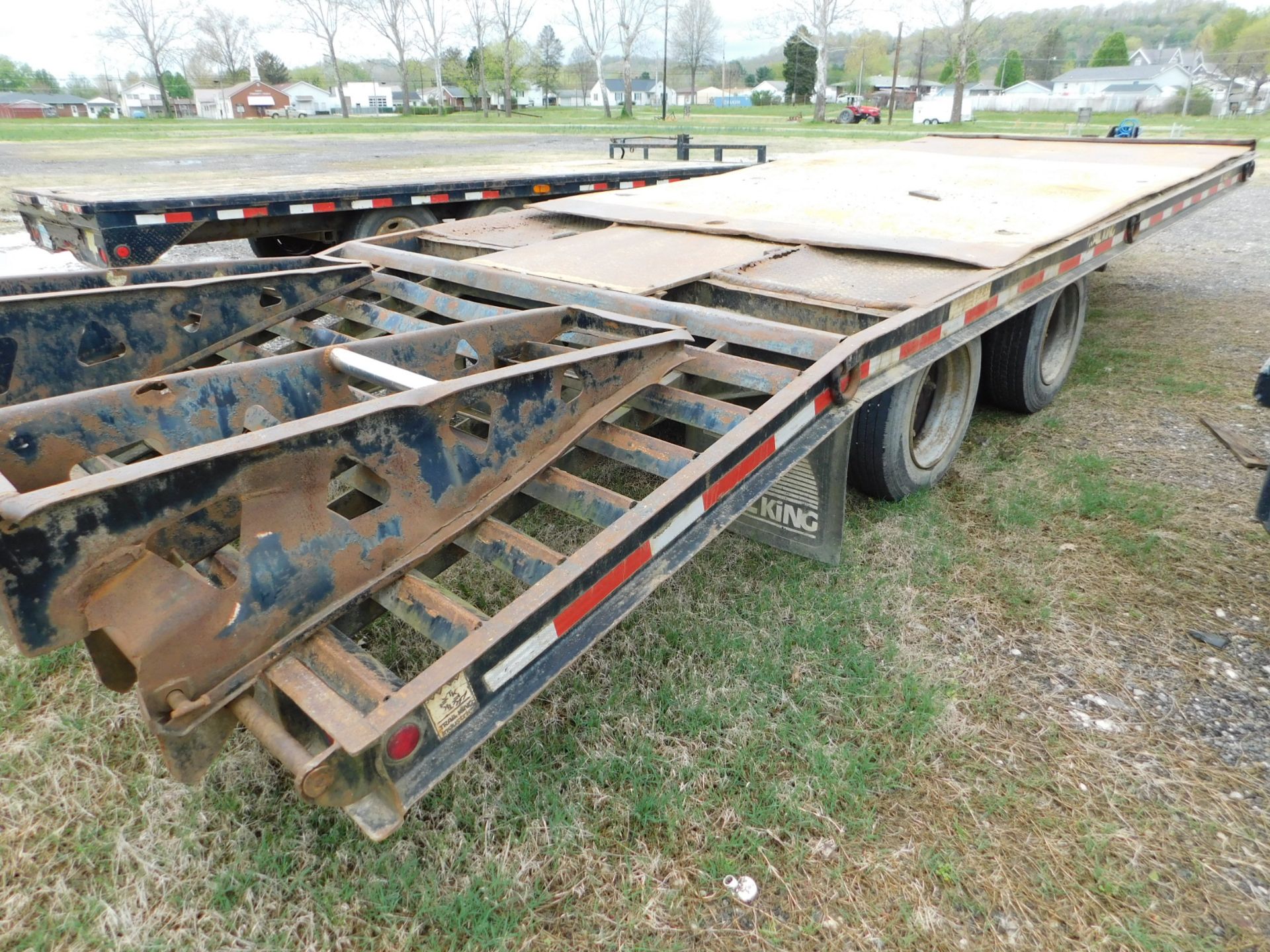 1998 Trail King Tandem Axle Trailer, VIN 1TKC02420WB043750, Dual Wheels, 24' Overall Length, 19' - Image 8 of 12