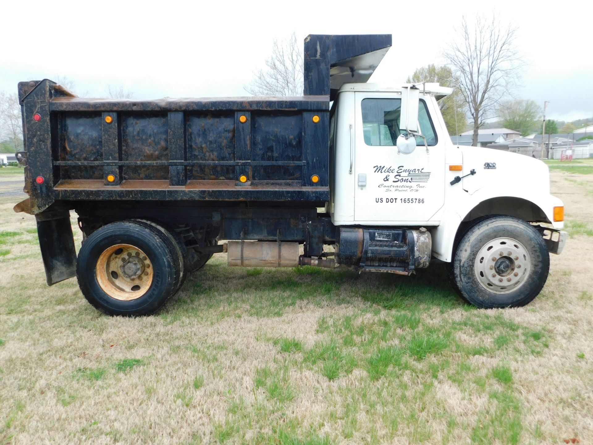 1997 International 4900/DT466E Single Axle Dump Truck, VIN 1HTSDAAN6VH465262, Diesel, 13-Speed - Image 4 of 27