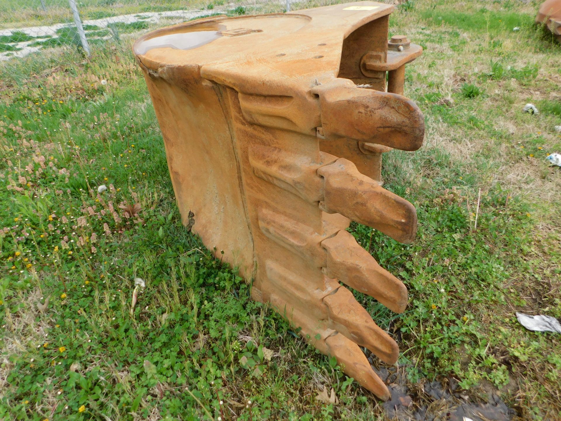 TAG 36" Excavator Tooth Bucket - Image 2 of 6