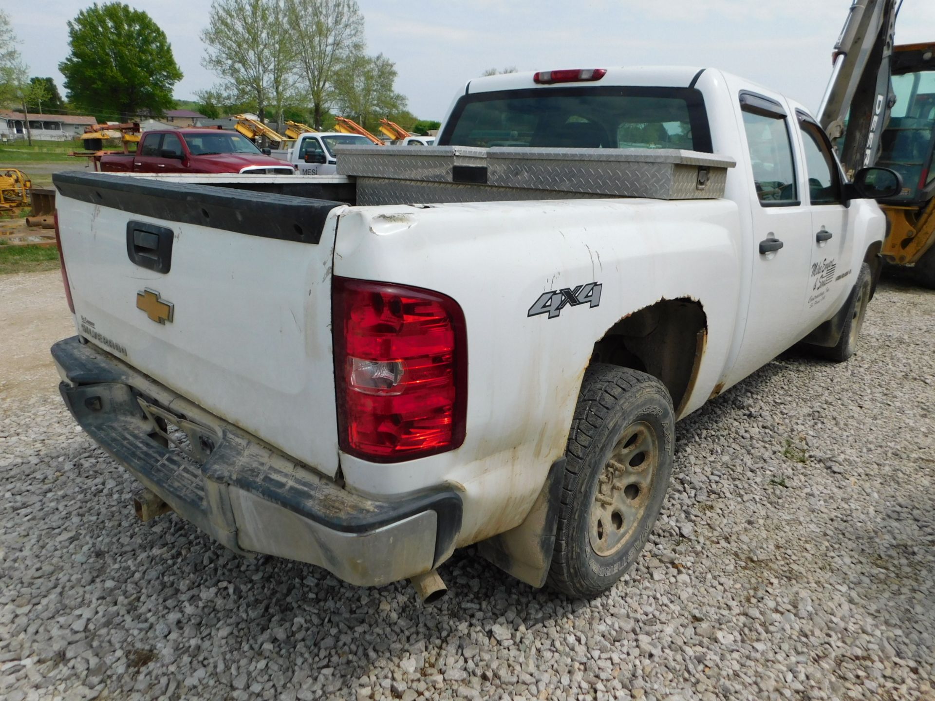 2007 Chevy Silverado 4 dr. pick-up truck, Auto Trans. , Air, am/fm, 4 Wheel Drive, 297,470 miles - Image 5 of 31