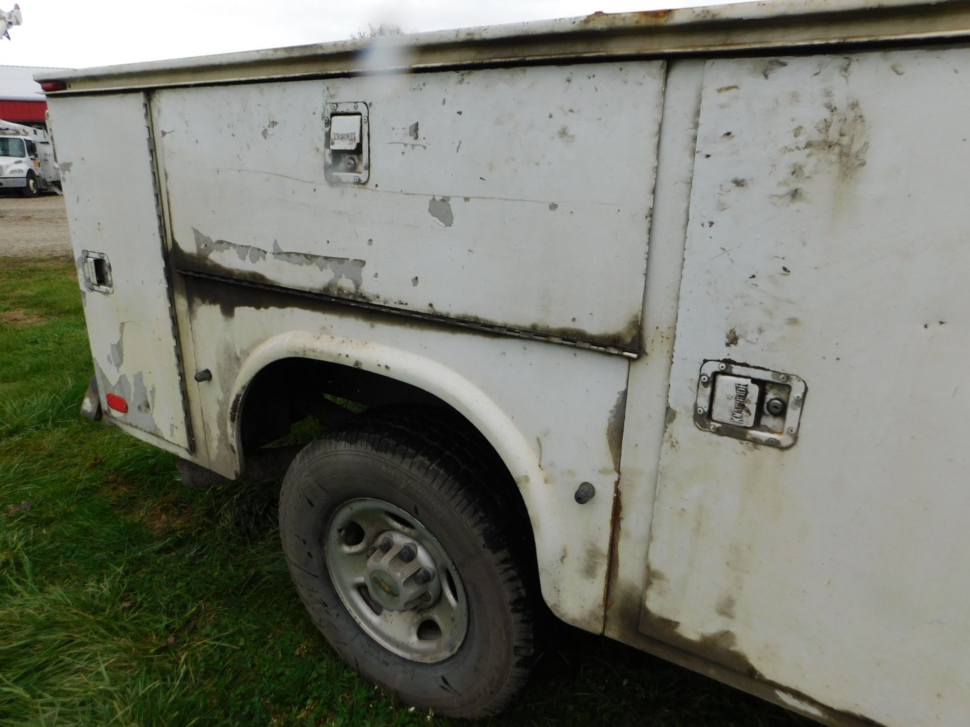 2002 Chevrolet 2500HD Service Truck, VIN 1GBHC24122E130607, Diesel, Automatic, AM/FM, AC, Regular - Image 12 of 23