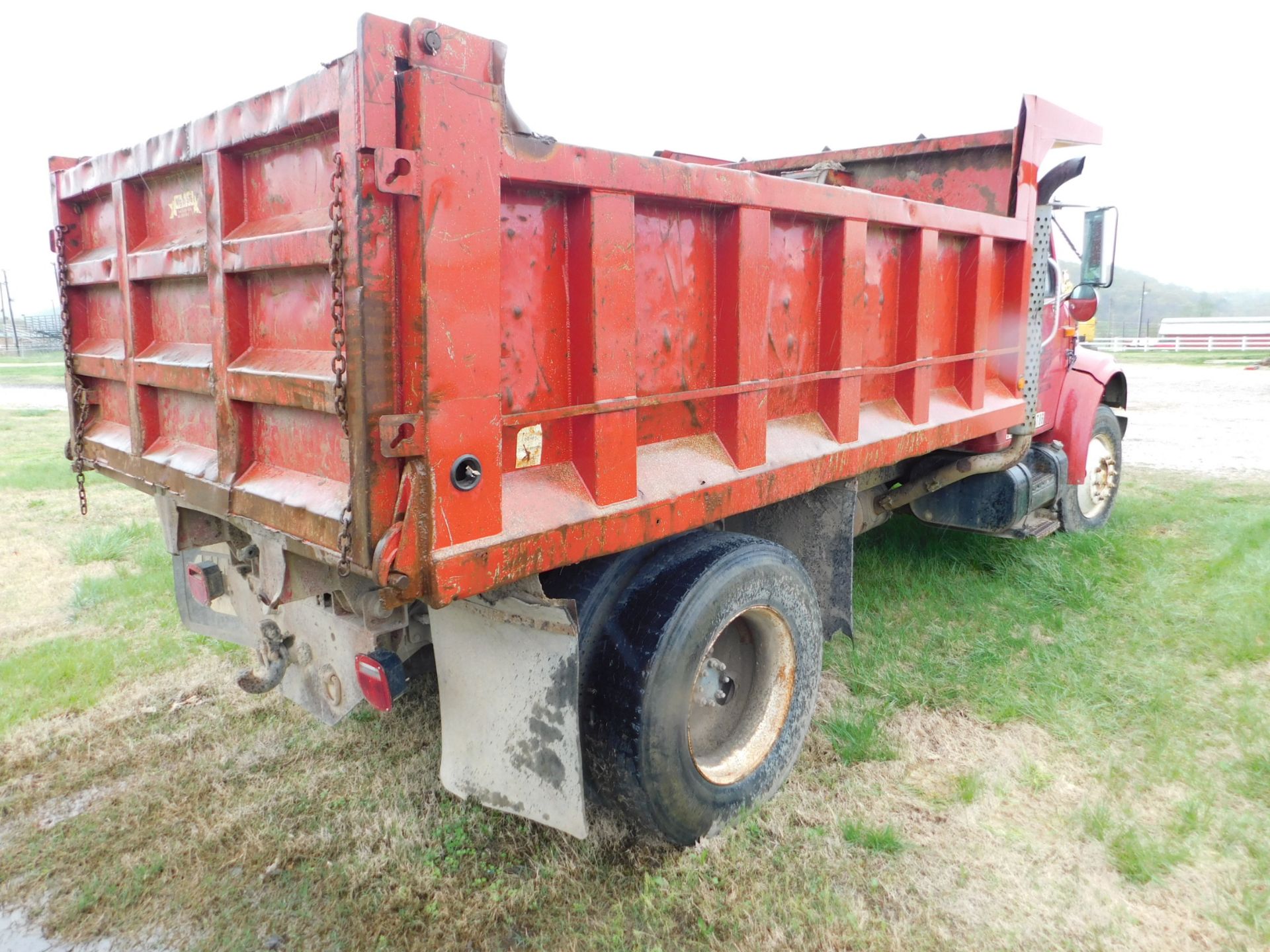 1999 International 4700/DT466E Single Axle Dump Truck, VIN 1HTSCAAN0XH225775, Diesel, Spicer 10- - Image 5 of 31