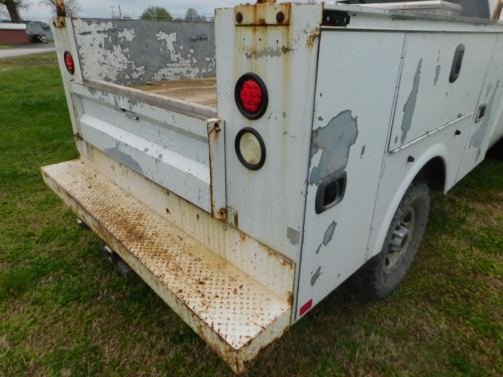 2009 GMC 2500HD Service Truck, VIN 1GDHC44K09F161791, Regular Cab, Automatic, AC, Omaha 8 ft. - Image 13 of 28