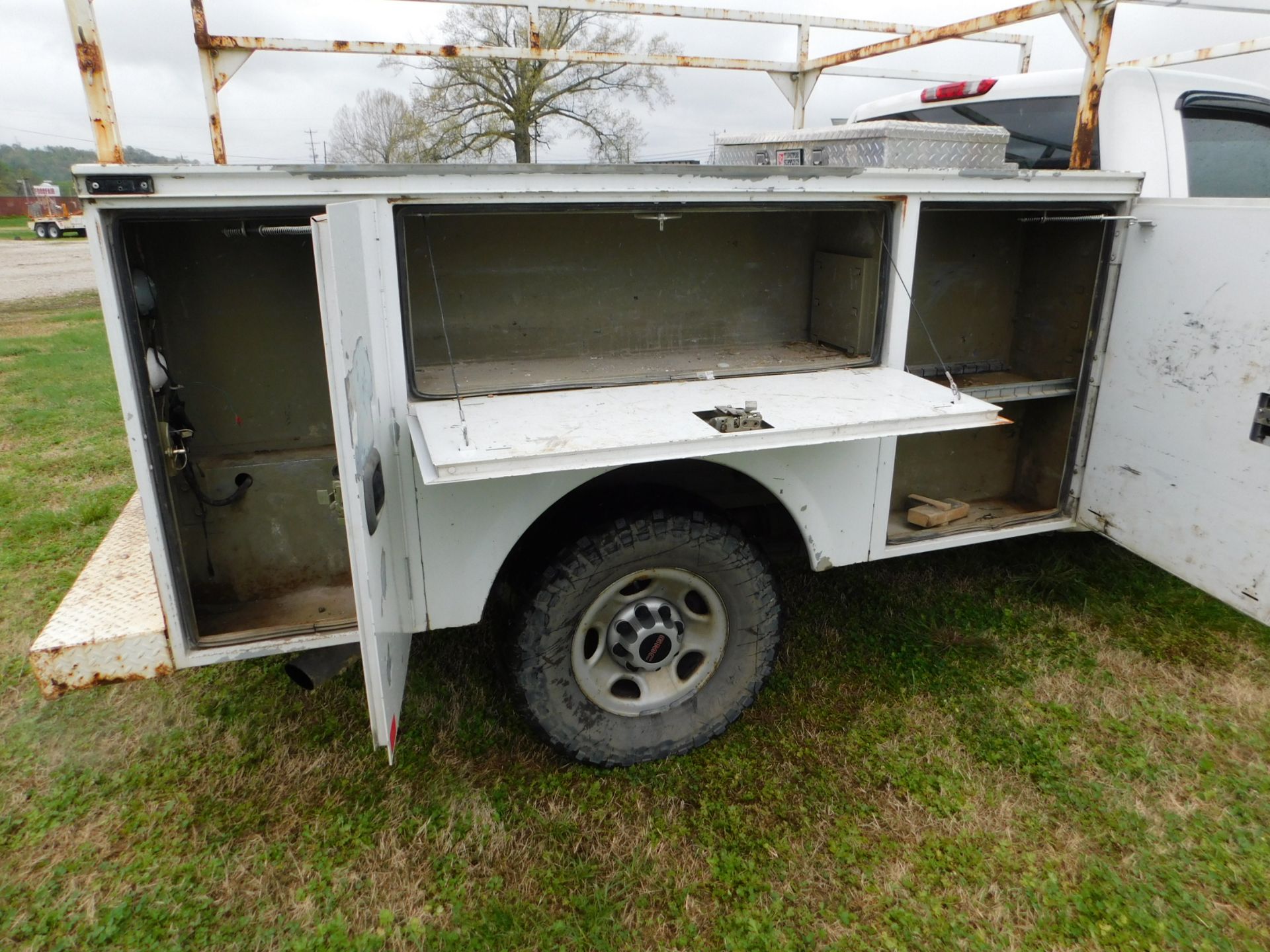 2009 GMC 2500HD Service Truck, VIN 1GDHC44K09F161791, Regular Cab, Automatic, AC, Omaha 8 ft. - Image 25 of 28