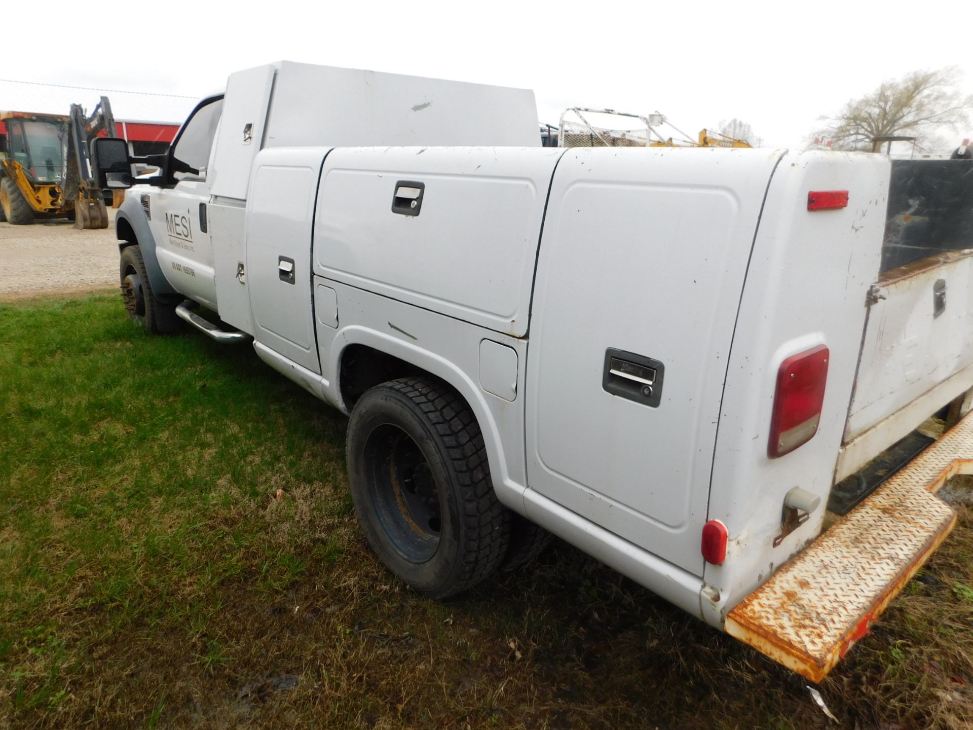 2008 Ford F550XL Super Duty Dually Service Truck, VIN 1FDAF57R28EB85506, Automatic, 4 WD, V-8 - Image 9 of 19