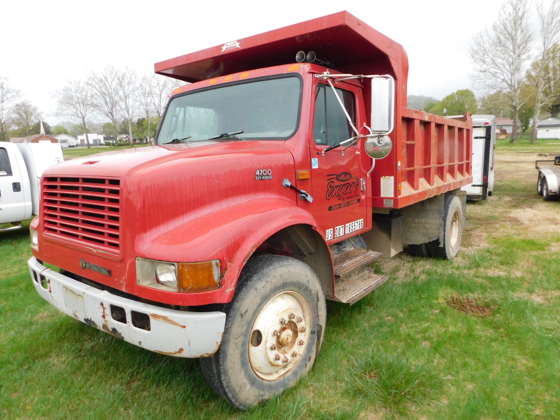 1999 International 4700/DT466E Single Axle Dump Truck, VIN 1HTSCAAN0XH225775, Diesel, Spicer 10-