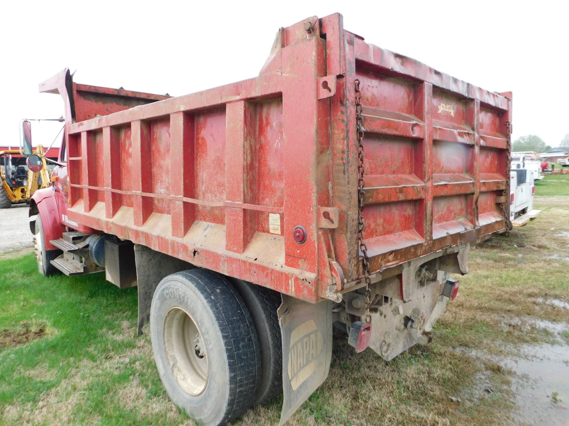 1999 International 4700/DT466E Single Axle Dump Truck, VIN 1HTSCAAN0XH225775, Diesel, Spicer 10- - Image 8 of 31