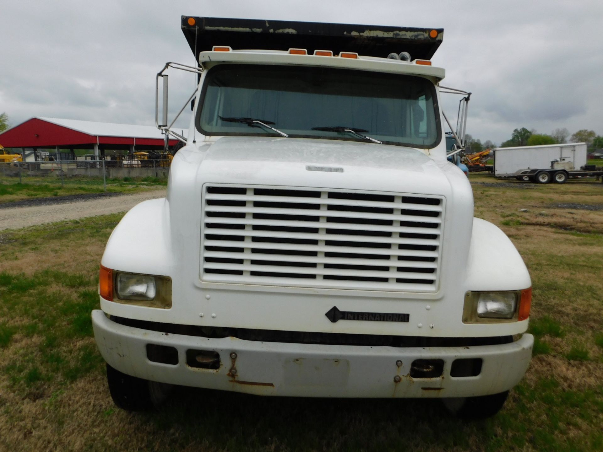 1997 International 4900/DT466E Single Axle Dump Truck, VIN 1HTSDAAN6VH465262, Diesel, 13-Speed - Image 2 of 27