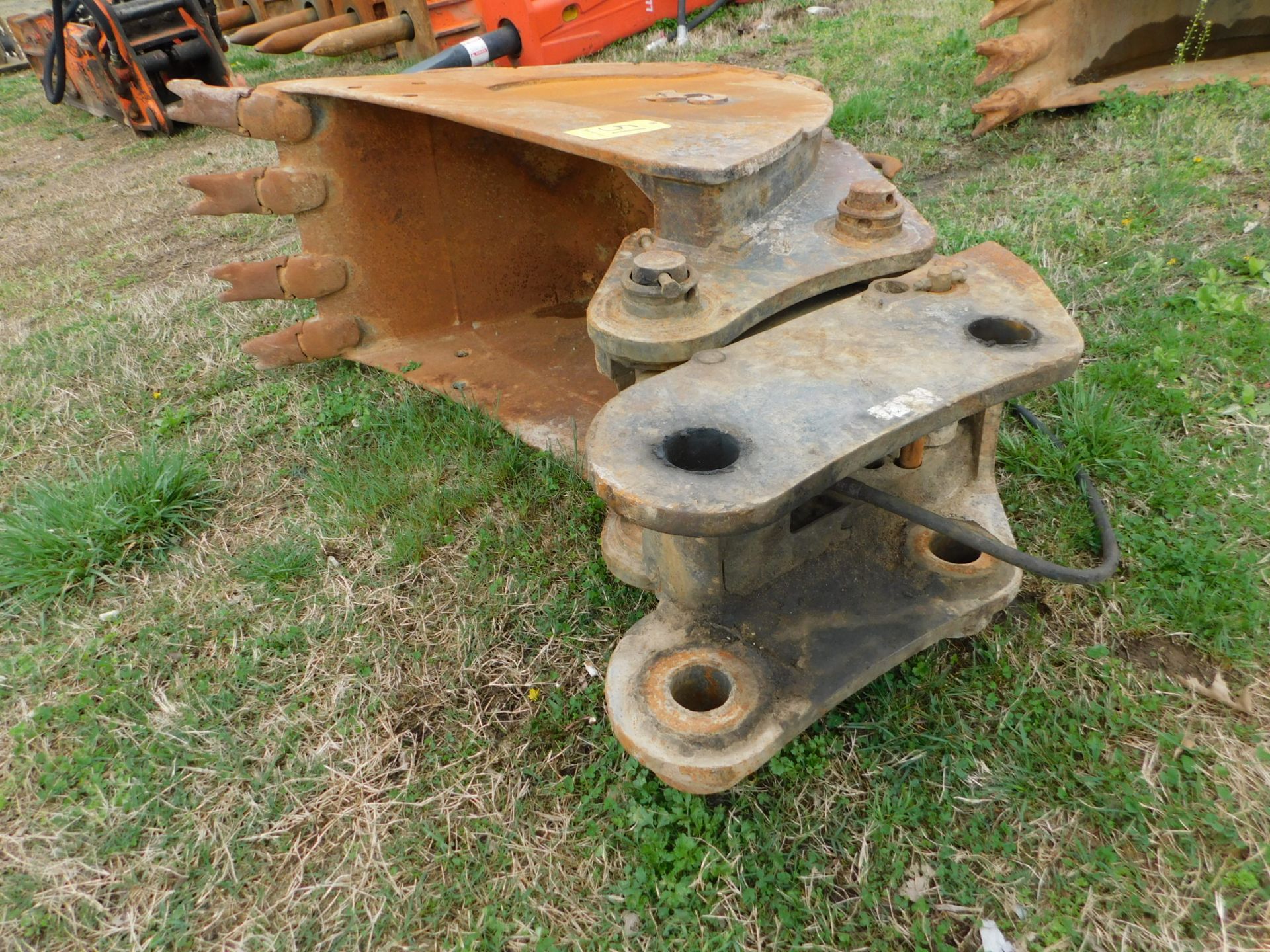 GP 24" Excavator Tooth Bucket - Image 6 of 8