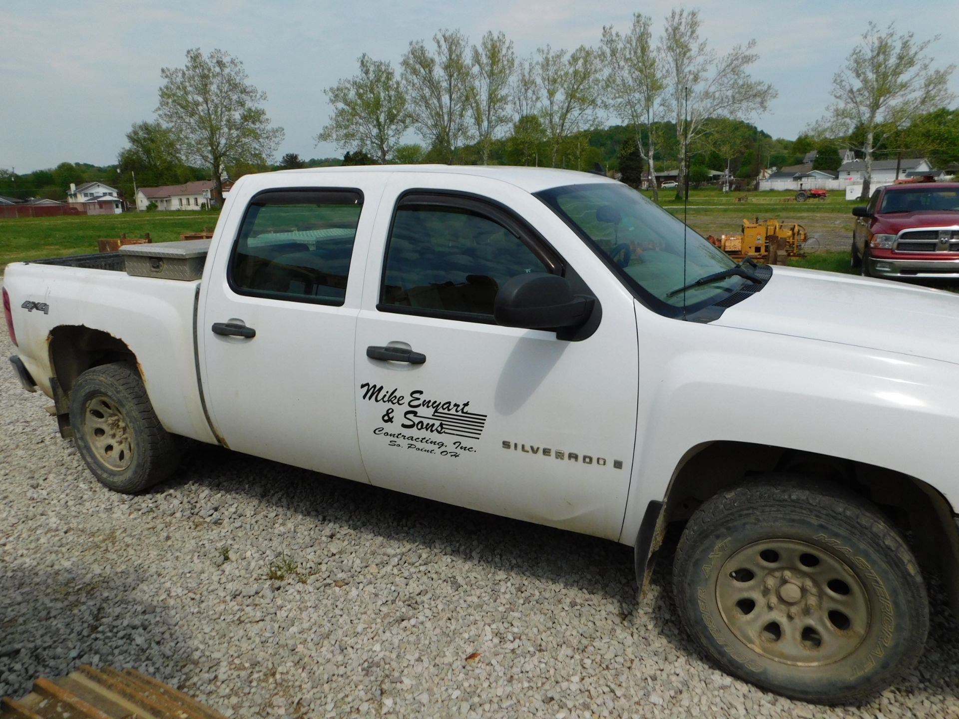 2007 Chevy Silverado 4 dr. pick-up truck, Auto Trans. , Air, am/fm, 4 Wheel Drive, 297,470 miles - Image 4 of 31