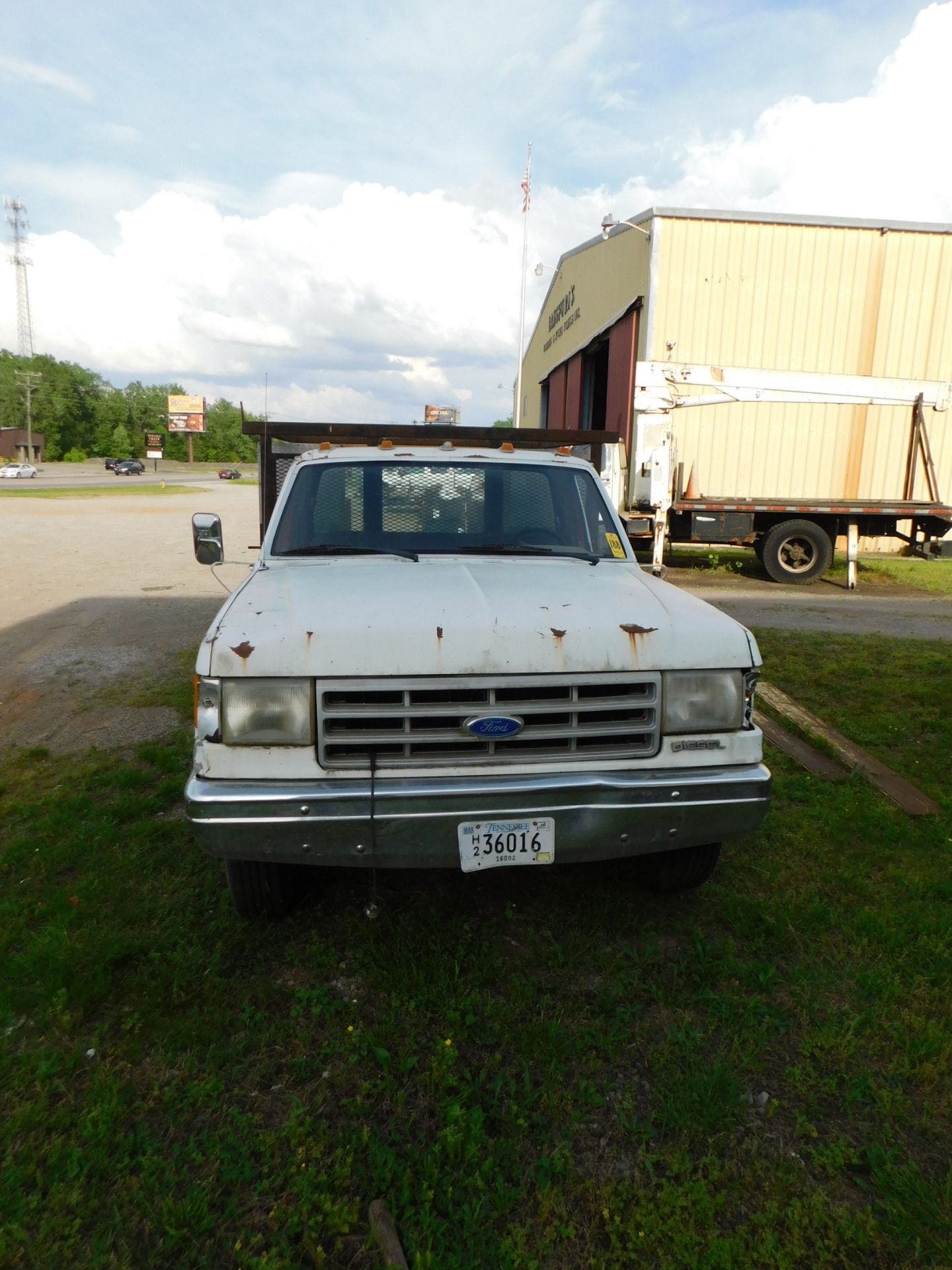 1984 Ford F350 Dually Service Truck, Vin 1FDJF37M6KNB68868, Diesel, Manual Transmission, Not In - Image 3 of 6