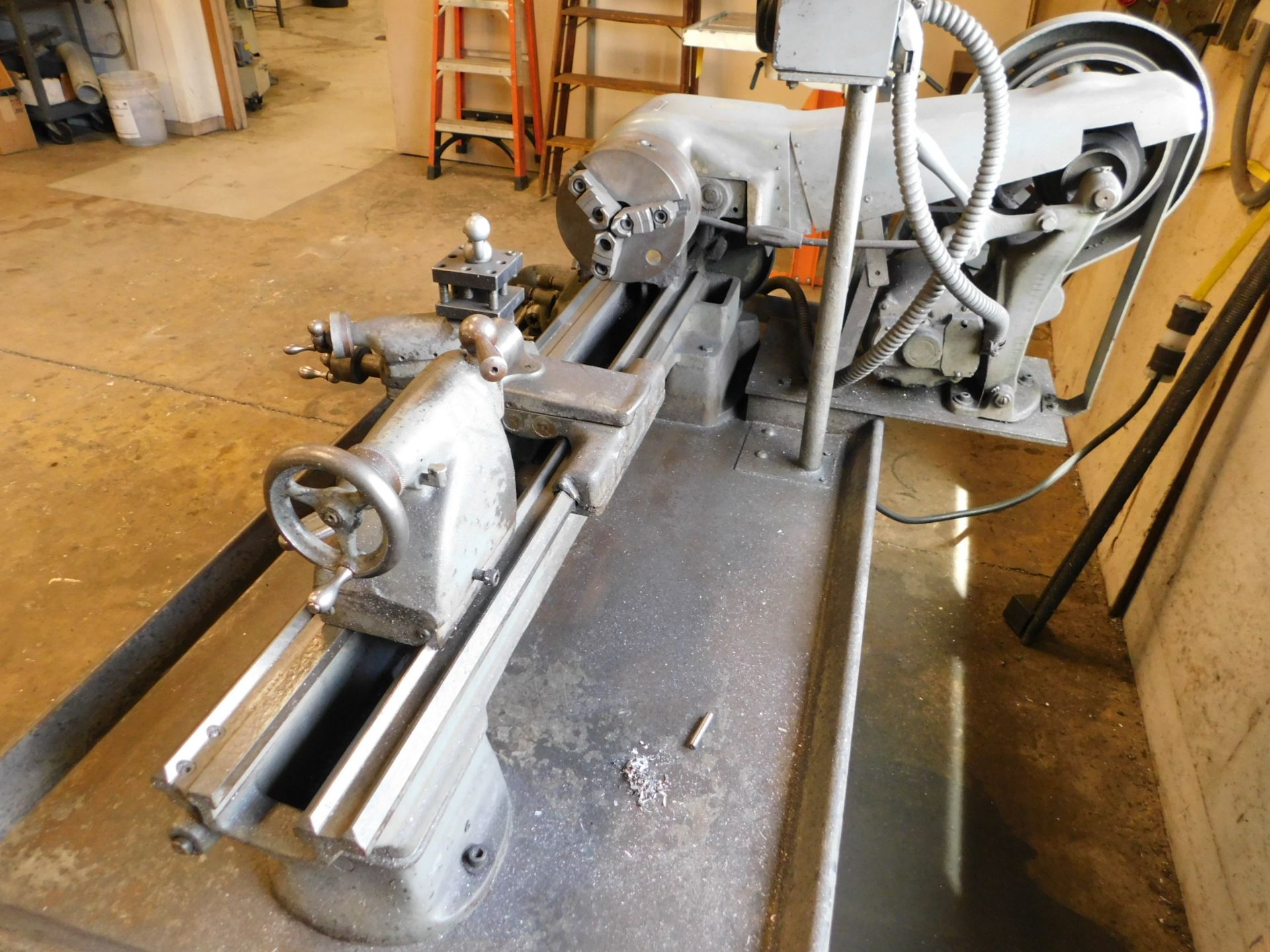 South Bend 10 In. X 24 In. Bench Model Lathe with Cabinet Base, s/n 34271K, 6 In. 3-Jaw and 6 In. - Image 4 of 16