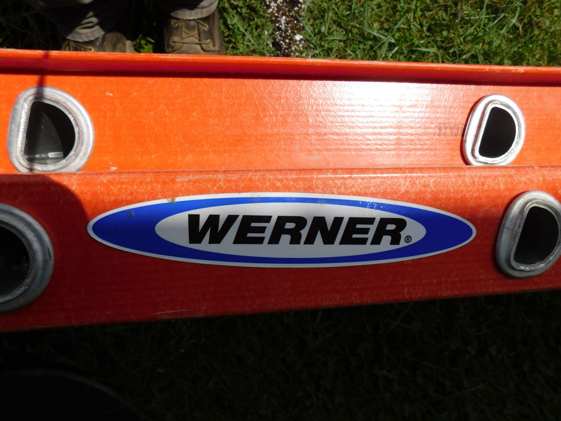 Werner 24' Fiberglass Extension Ladder - Image 4 of 6