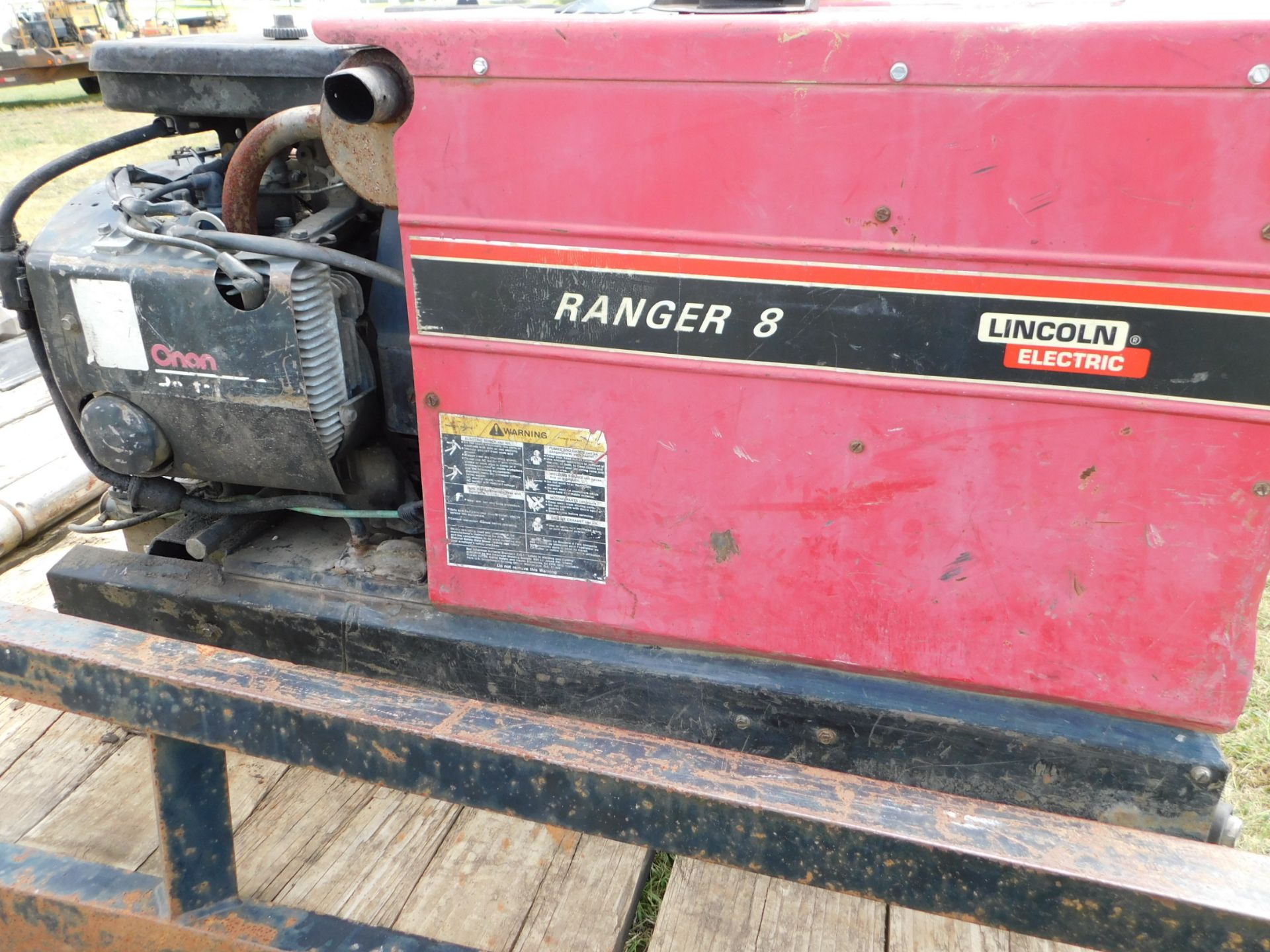 Lincoln Ranger 8 Gas-Powered Welder/Generator, SN U1950105532, 793 hours - Image 3 of 8