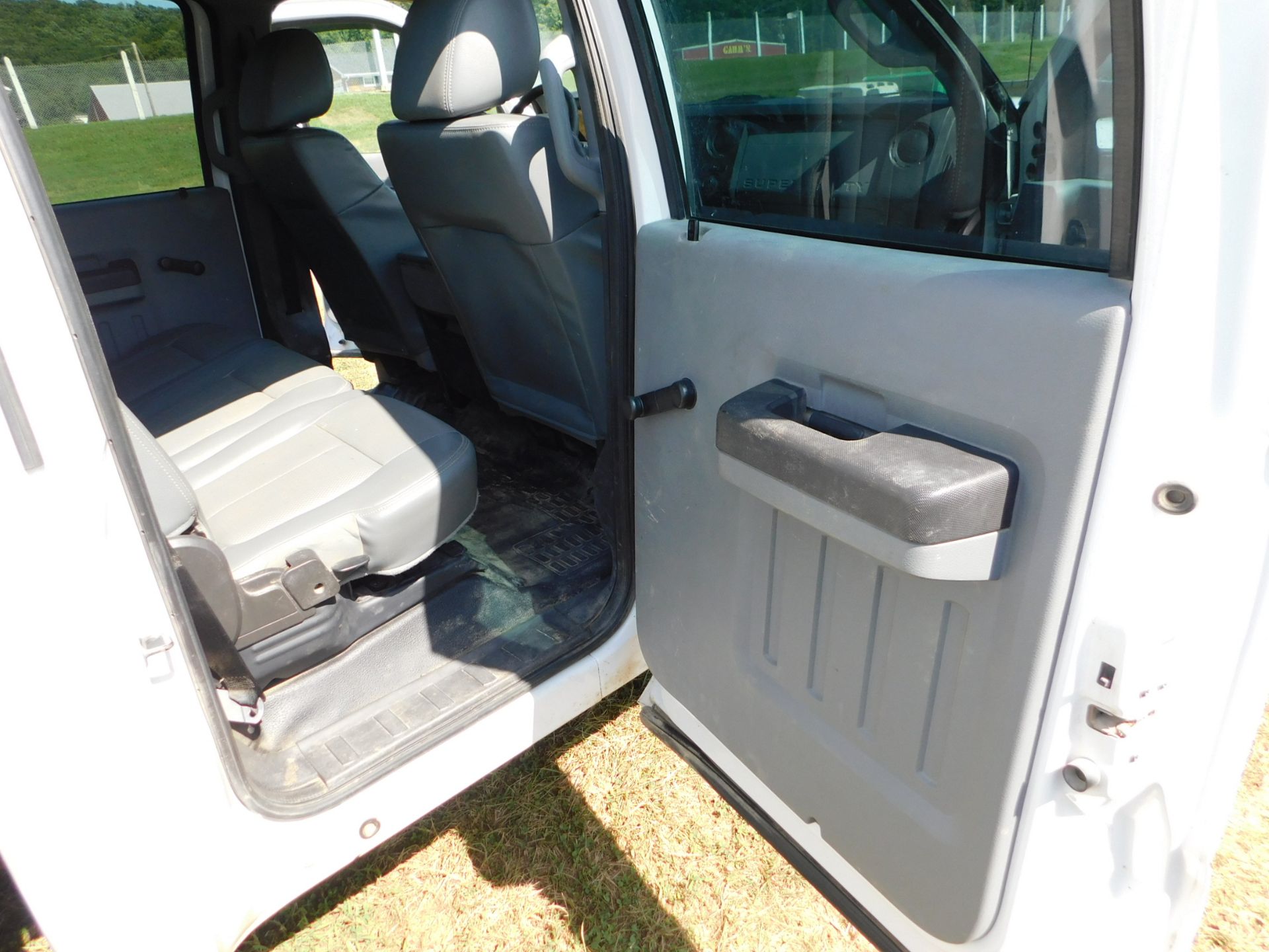 2013 Ford F250 Super Duty Service Truck, Crew Cab, Royal 8' Utility Bed, 4 WD, 153,573 Miles, AC, - Image 41 of 47