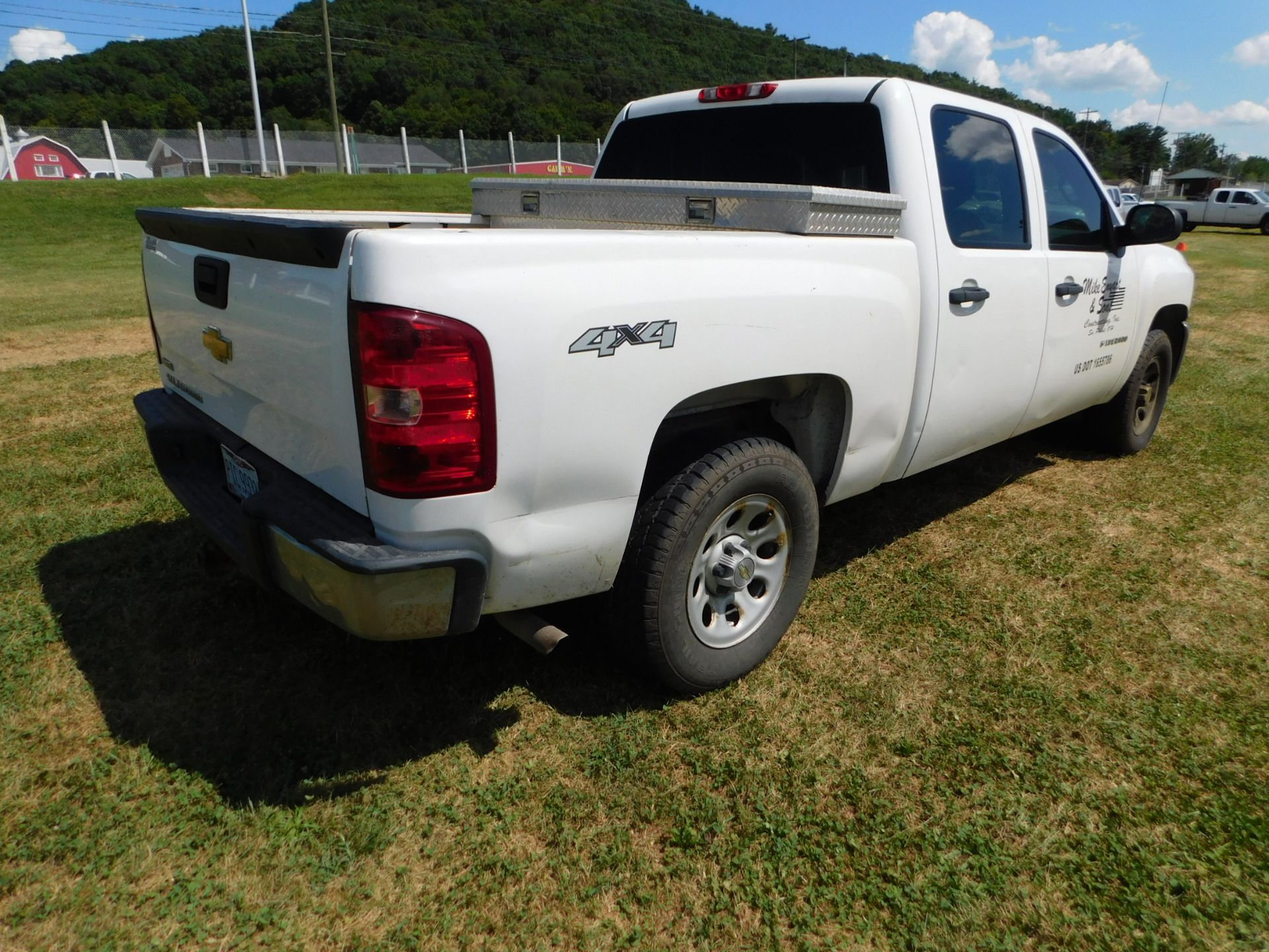 2011 Chevy 2500 Silverado Pickup, Crew Cab, 6' Bed, Automatic, AM/FM, 4WD, AC, PL, Aluminum Tool - Image 5 of 50