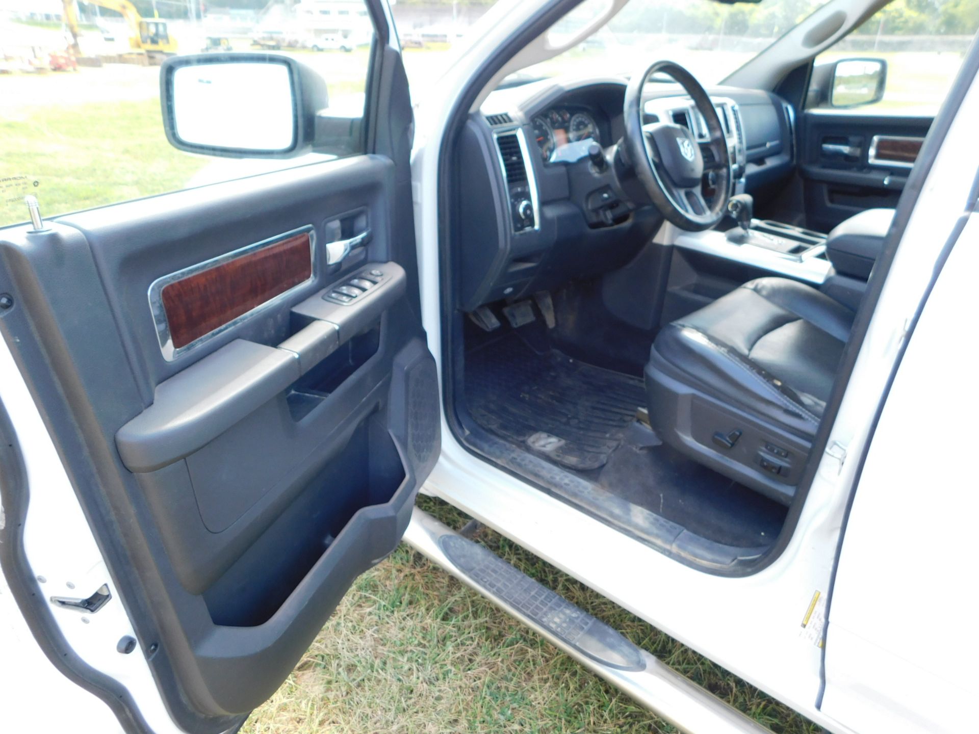 2012 Dodge Ram 1500 Pickup, Crew Cab, 6' Bed, Automatic, 4 WD, AM/FM,AC, PL, PW, Hemi 5.7 L - Image 24 of 53