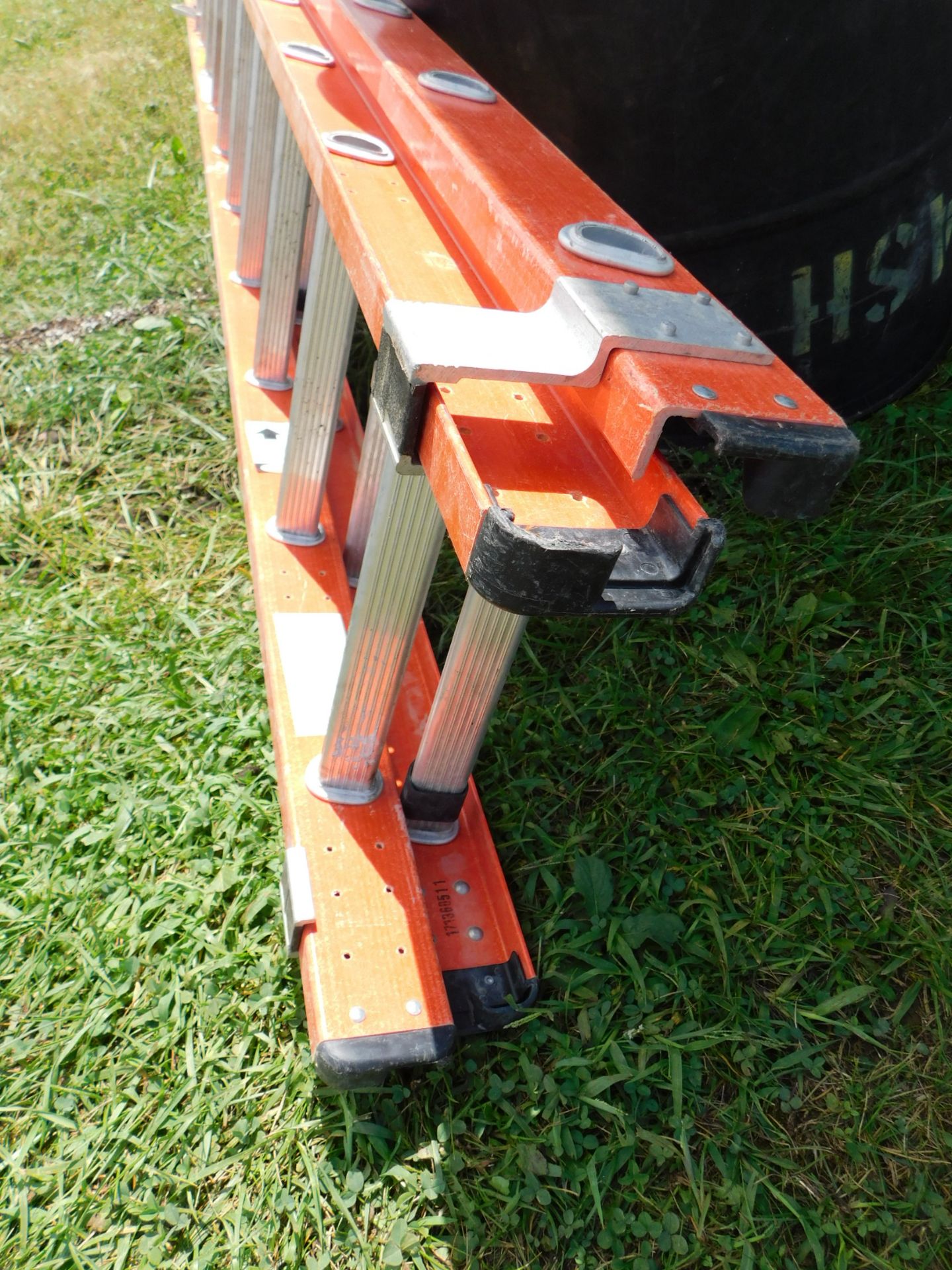 Werner 24' Fiberglass Extension Ladder - Image 6 of 6