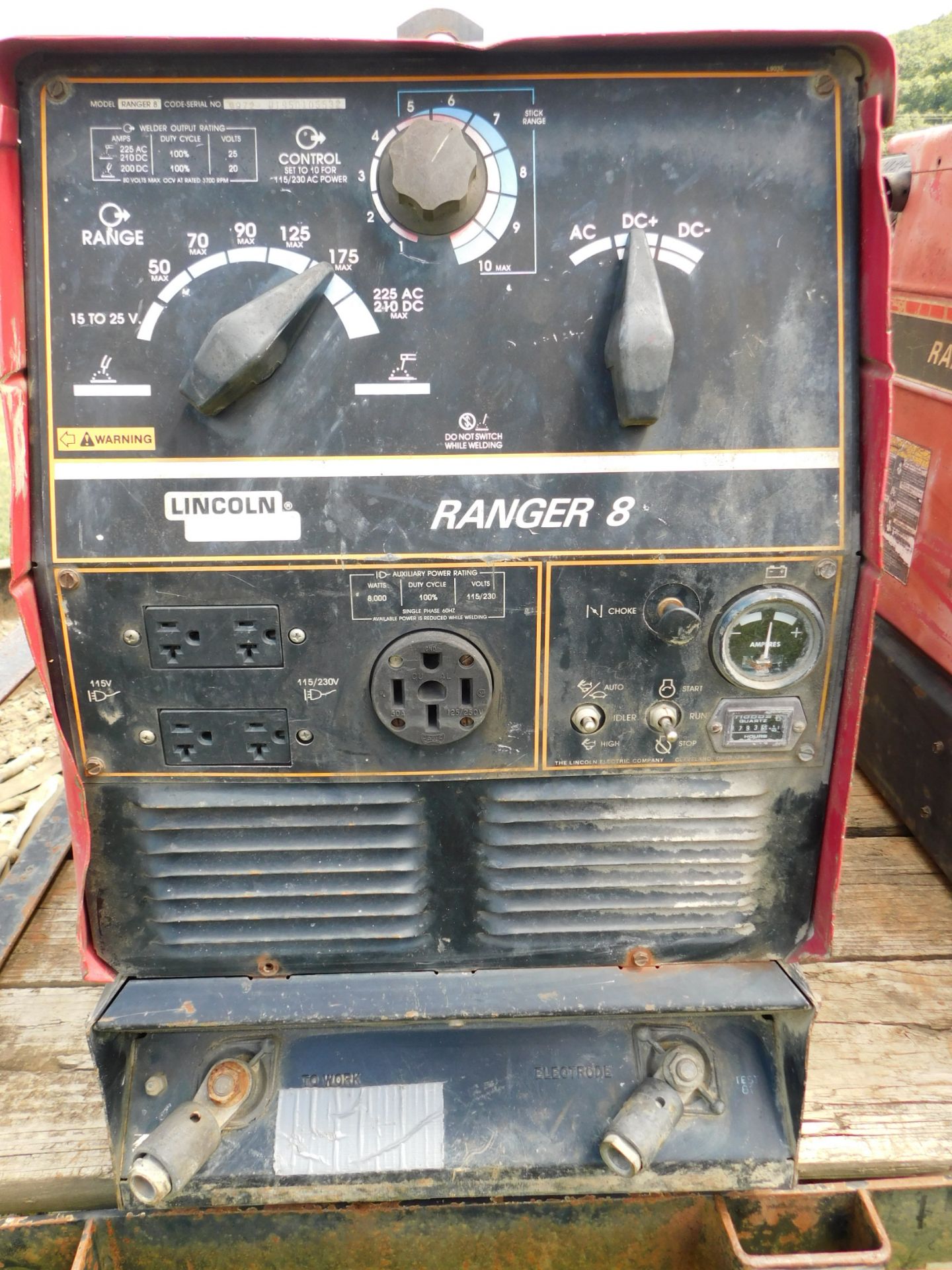 Lincoln Ranger 8 Gas-Powered Welder/Generator, SN U1950105532, 793 hours - Image 2 of 8