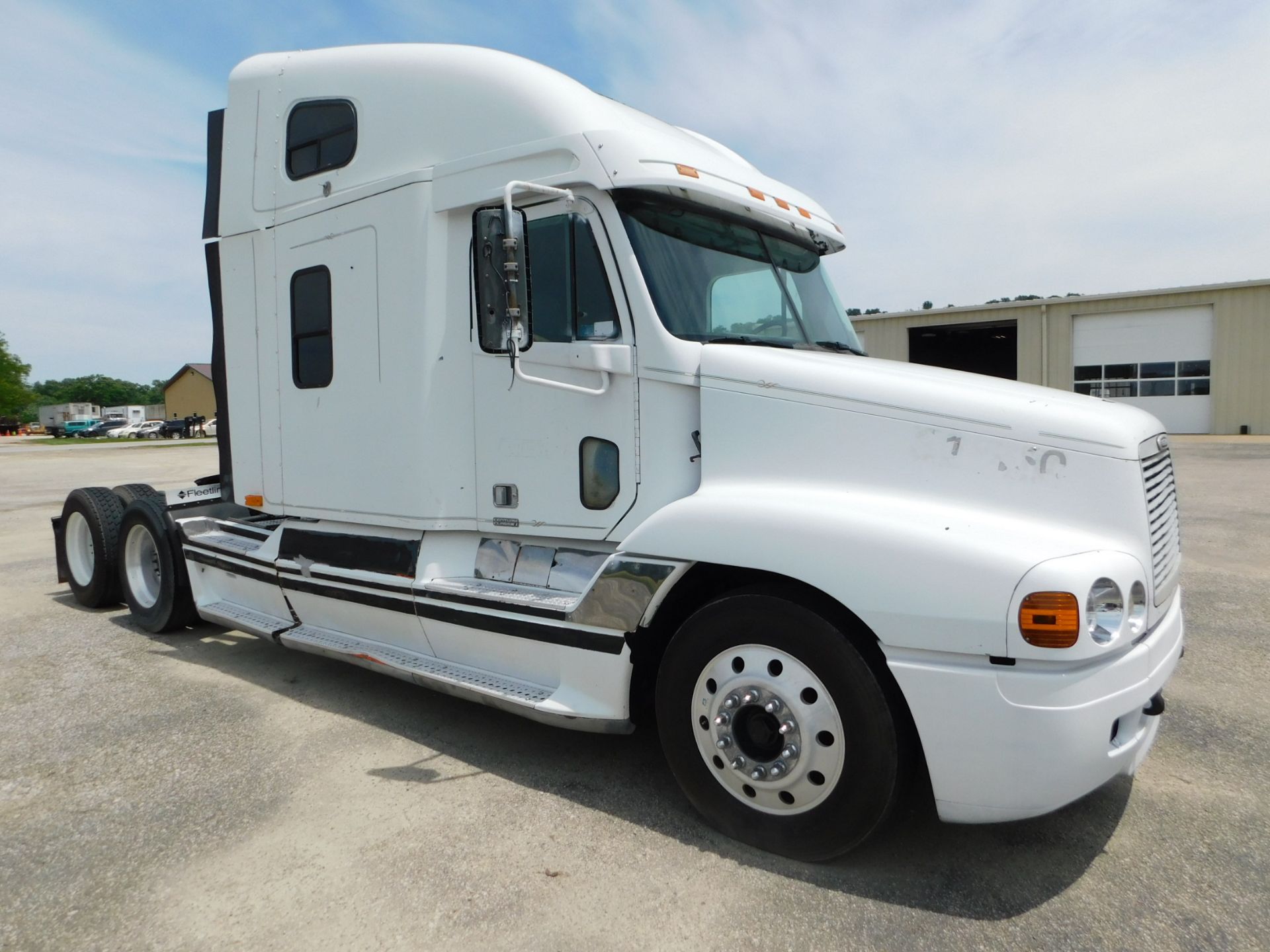 1997 Freightliner Model FLD-120 Sleeper Semi Truck, 6X4, ELOG Exempt, CAT 3406 - Image 3 of 32