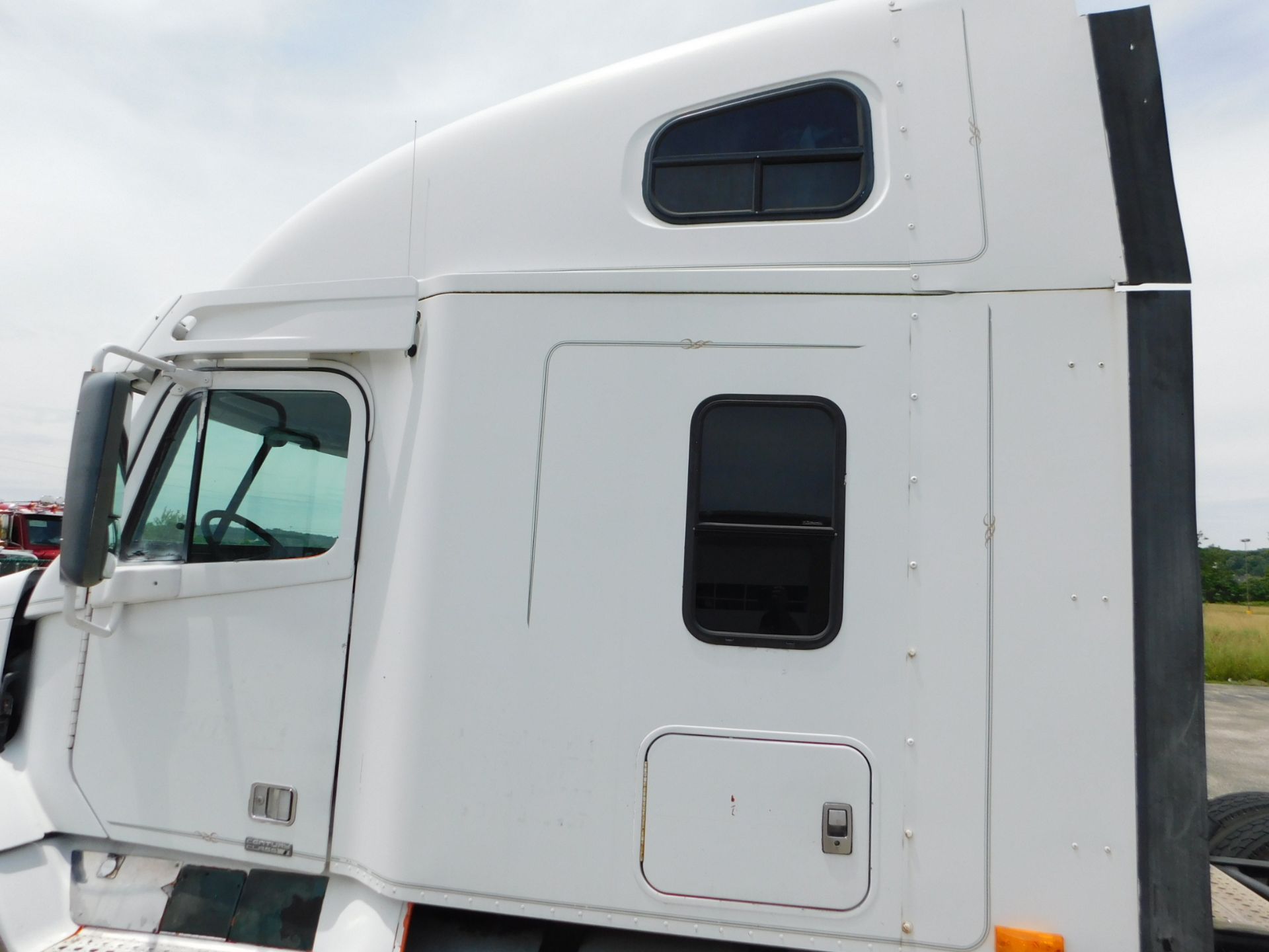 1997 Freightliner Model FLD-120 Sleeper Semi Truck, 6X4, ELOG Exempt, CAT 3406 - Image 11 of 32