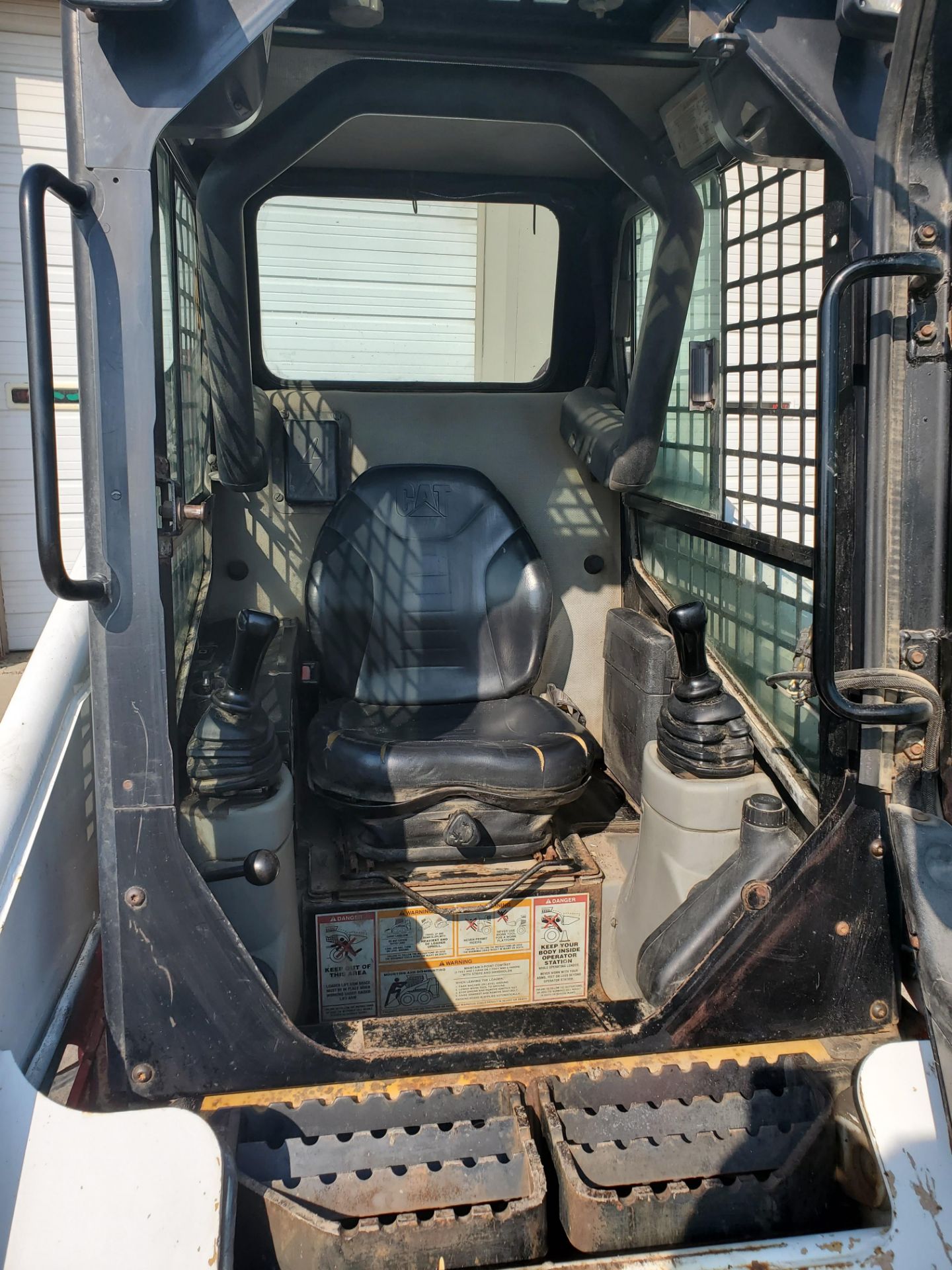 Caterpillar 246B Skid Steer, Enclosed Heated Cab, 2,311 Hours, 72” Bucket, Joystick - Image 9 of 15