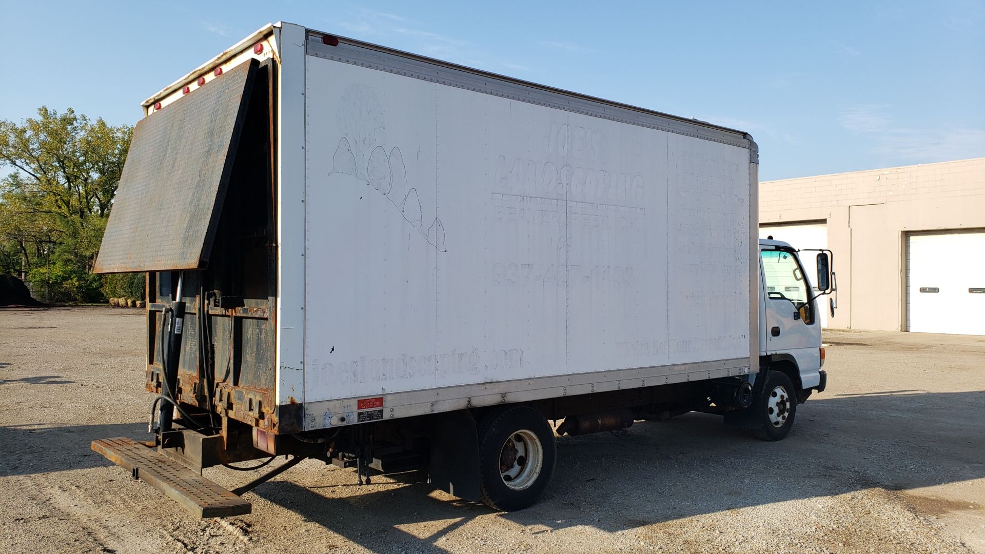 2002 Isuzu Super Lawn Truck Isuzu Turbo Diesel, 16 ft. Box, Hydraulic Ramp Door, Interior Storage - Image 5 of 13