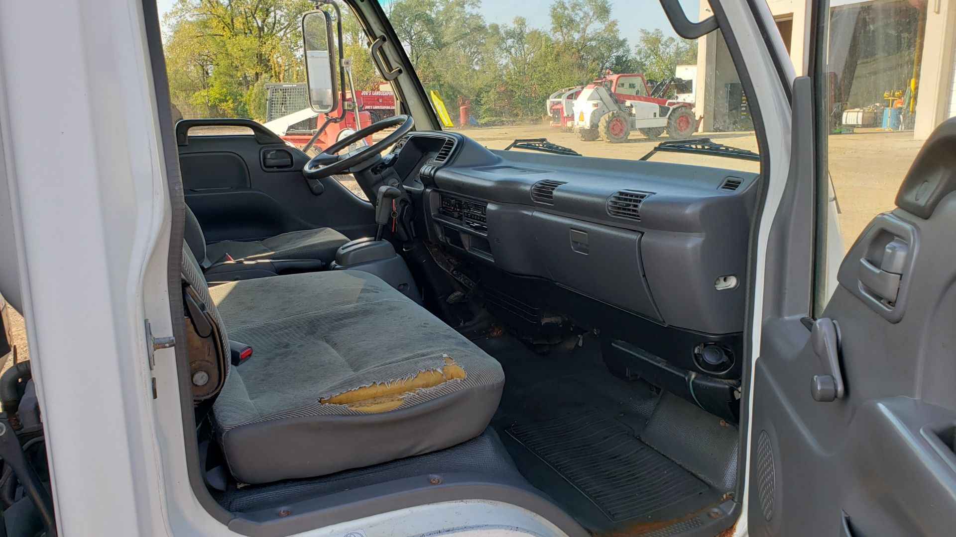 2002 Isuzu Super Lawn Truck Isuzu Turbo Diesel, 16 ft. Box, Hydraulic Ramp Door, Interior Storage - Image 12 of 13