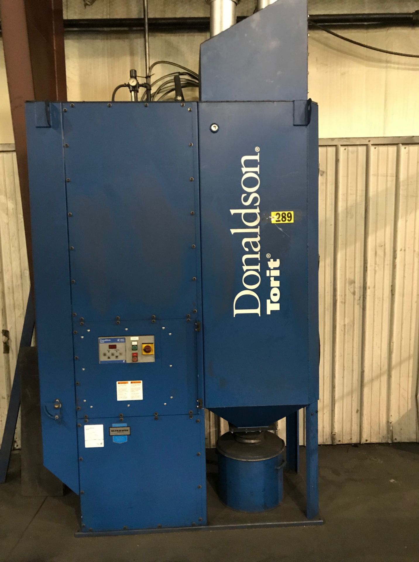 Donaldson Torit Vacuum/Dust collection system w/ Delta P control, 5HP, SN: 10047764-1, Model: DF03-