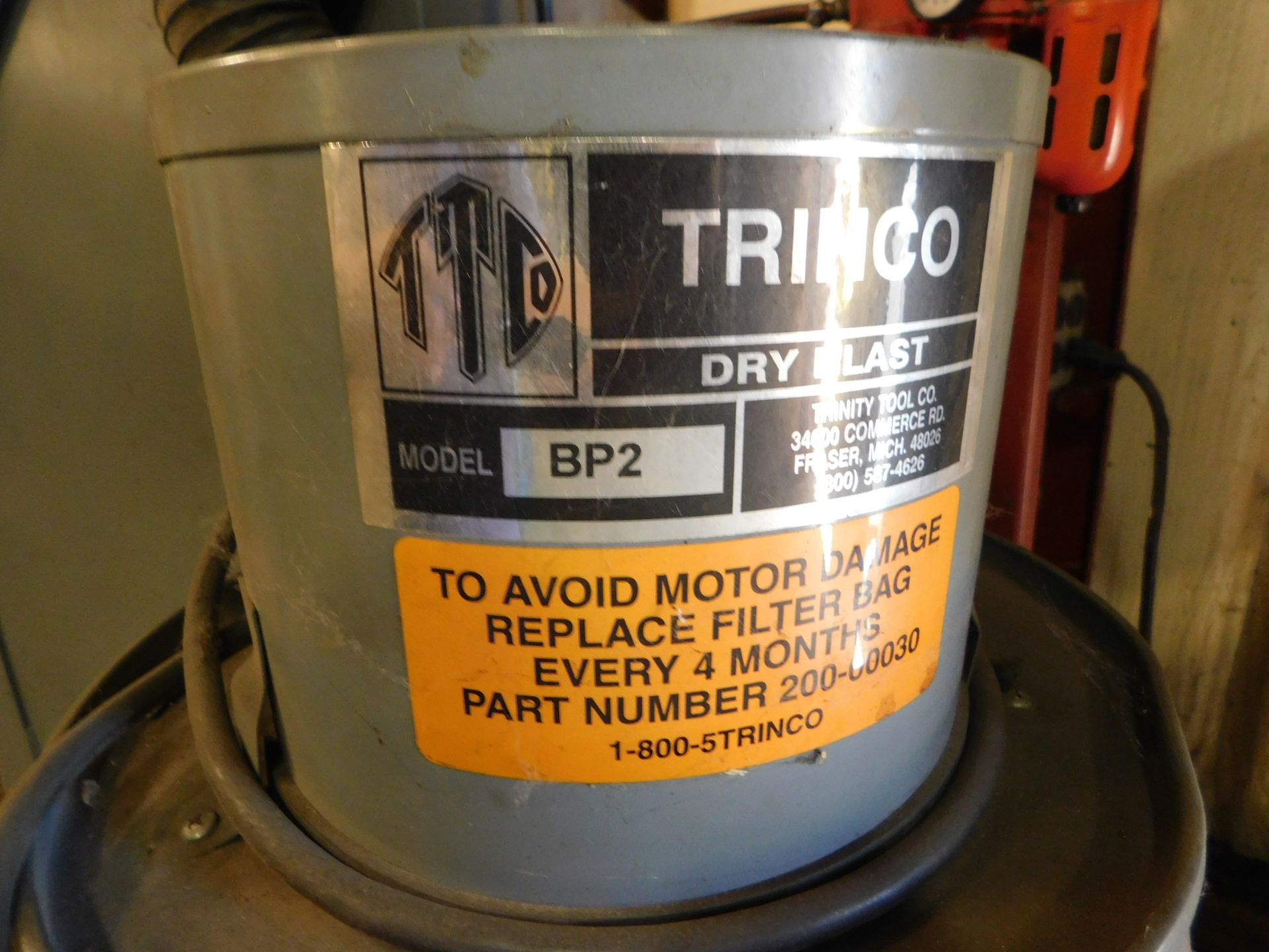 Trinco Model 24/BP Dry Blast Cabinet with Reclaimer - Image 3 of 5