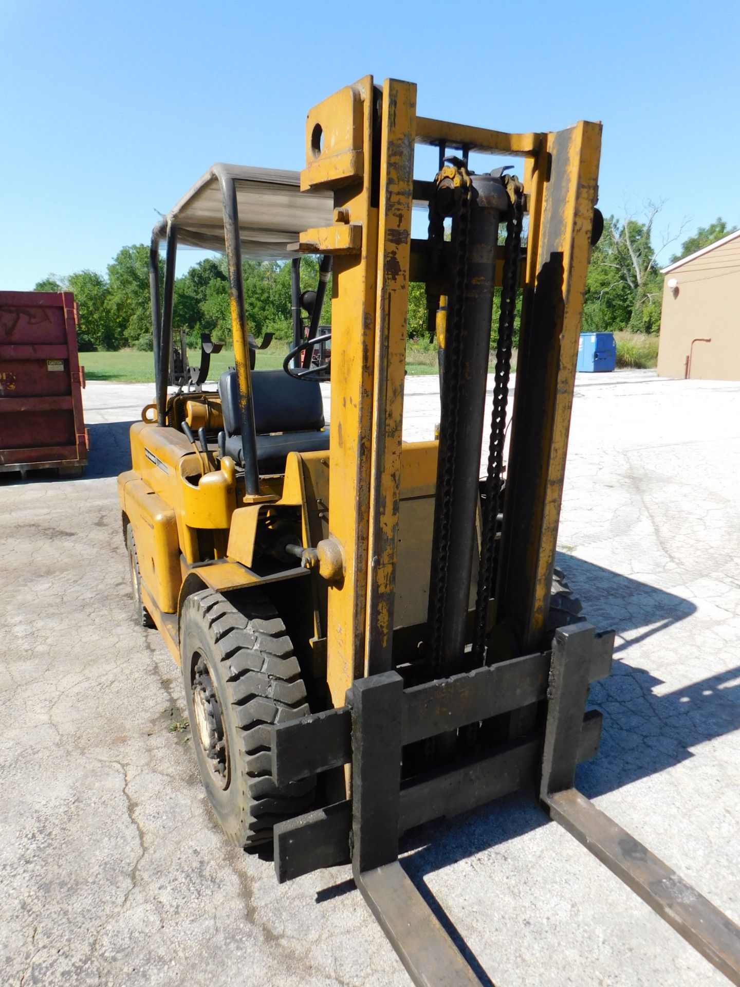 Allis Chalmers Model FP-80-24 Fork Lift, s/n 17210417, 8,000 Lb. Capacity, LP, Pneumatic Tire, Cage - Image 2 of 16