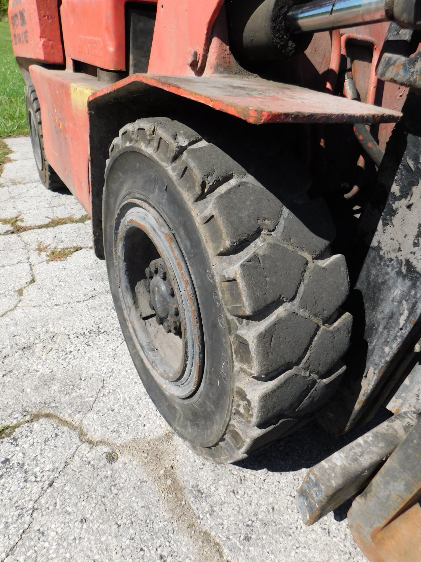 Hyster Model XL100 Fork Lift, s/n F005D003111L, Cushion Tire, Cage, 10,000 Lb. Capacity, Diesel - Image 10 of 18