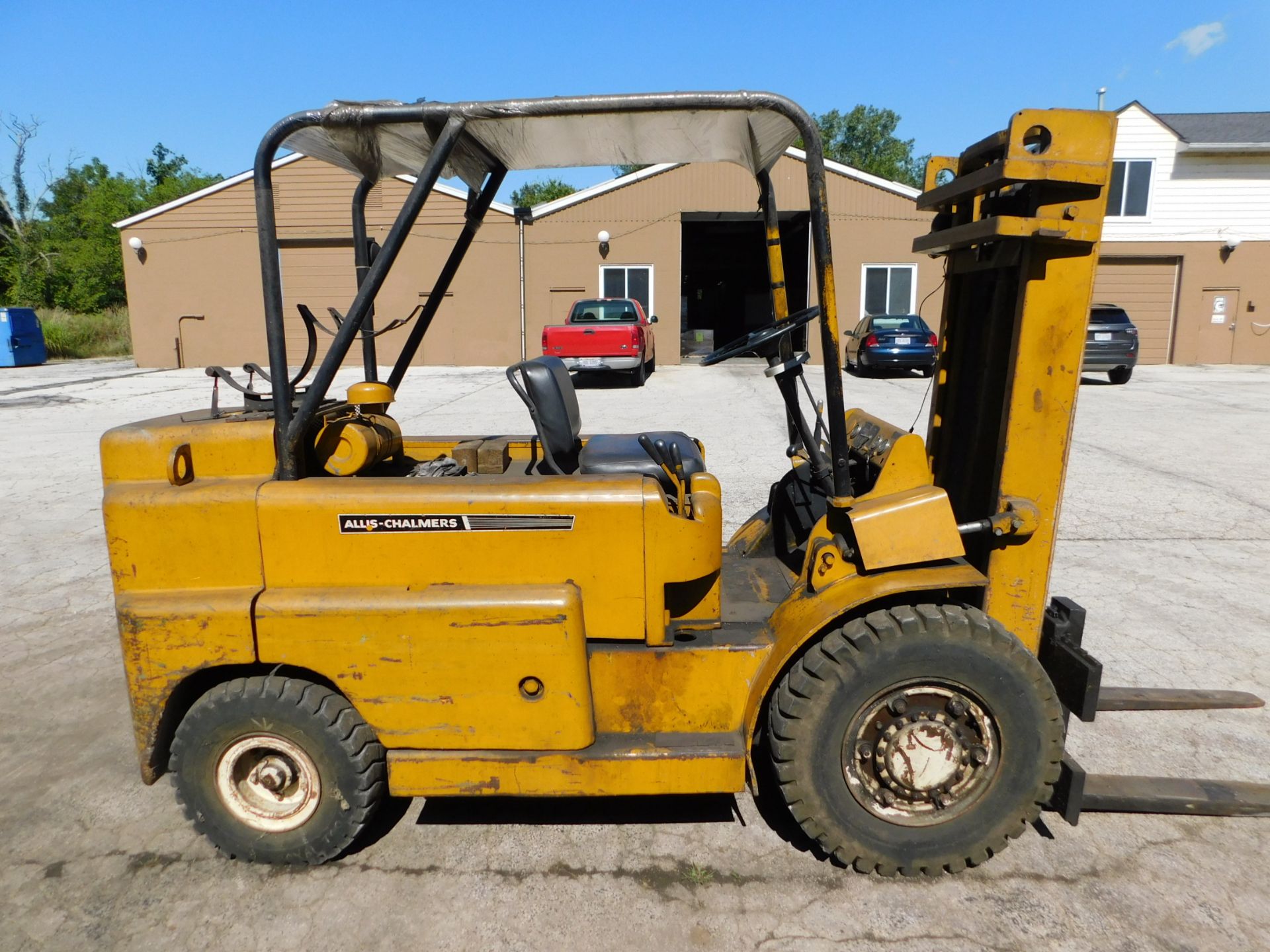 Allis Chalmers Model FP-80-24 Fork Lift, s/n 17210417, 8,000 Lb. Capacity, LP, Pneumatic Tire, Cage - Image 3 of 16