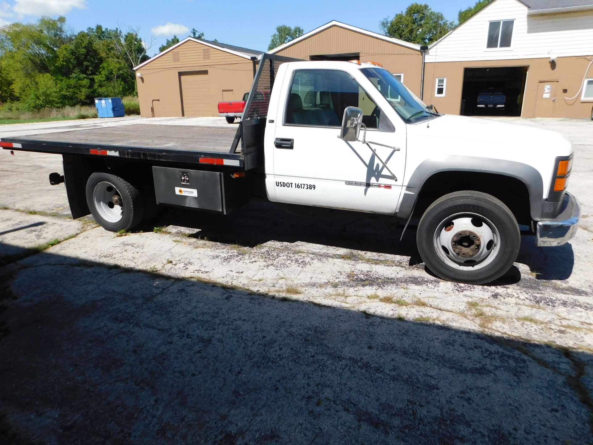 GMC Model 3500HD Straight Truck, VIN 1GDKC34J3WJ500754, New 1997, 201,533 Miles, Gas, 92 In. X 144 - Image 5 of 27