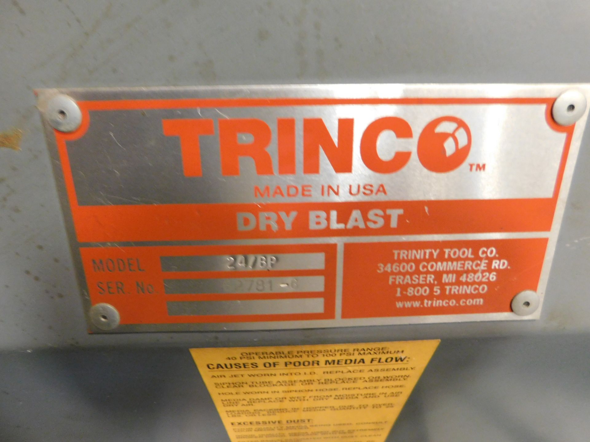 Trinco Model 24/BP Dry Blast Cabinet with Reclaimer - Image 4 of 5