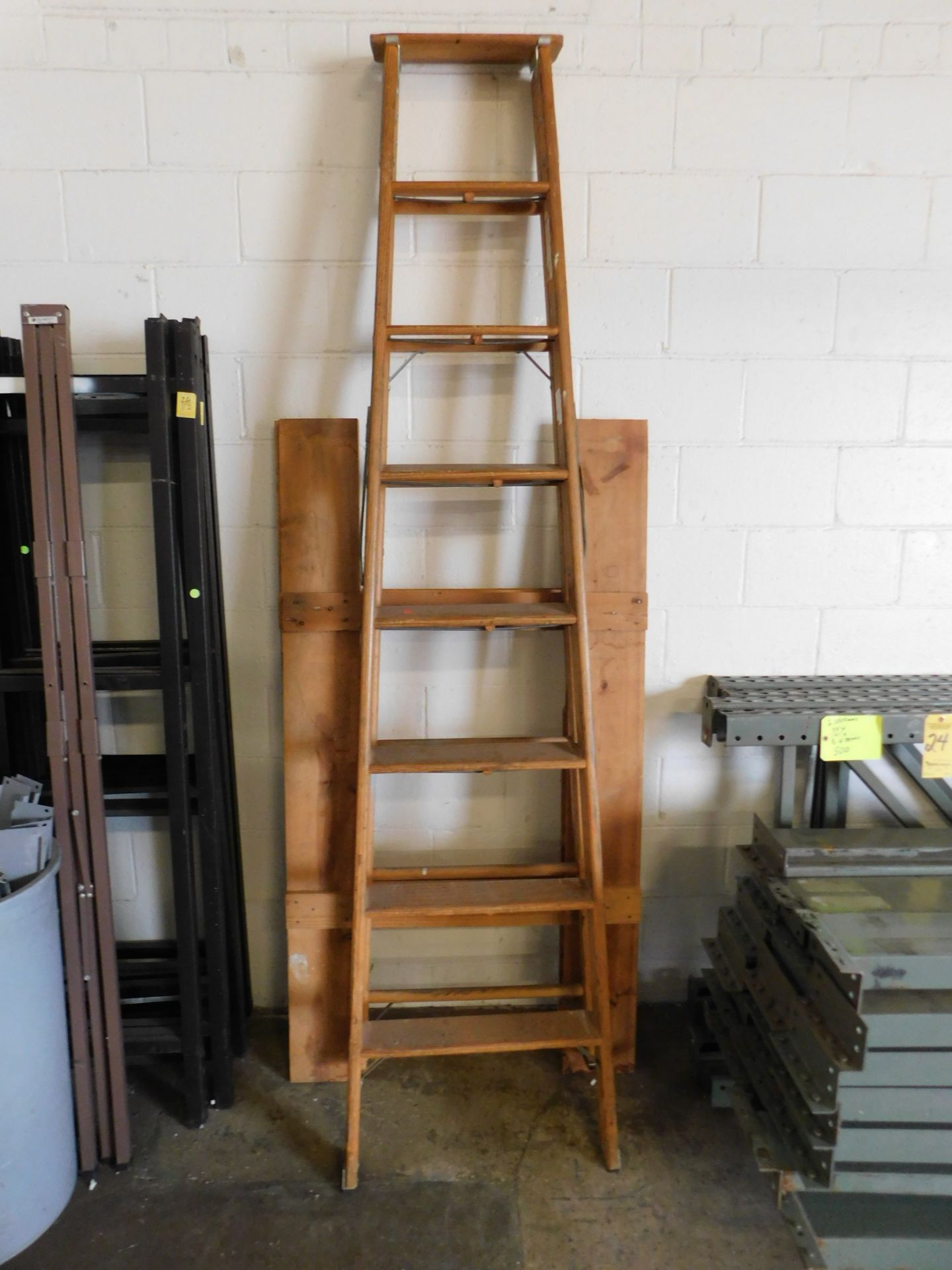 Wooden Step Ladder, 8"